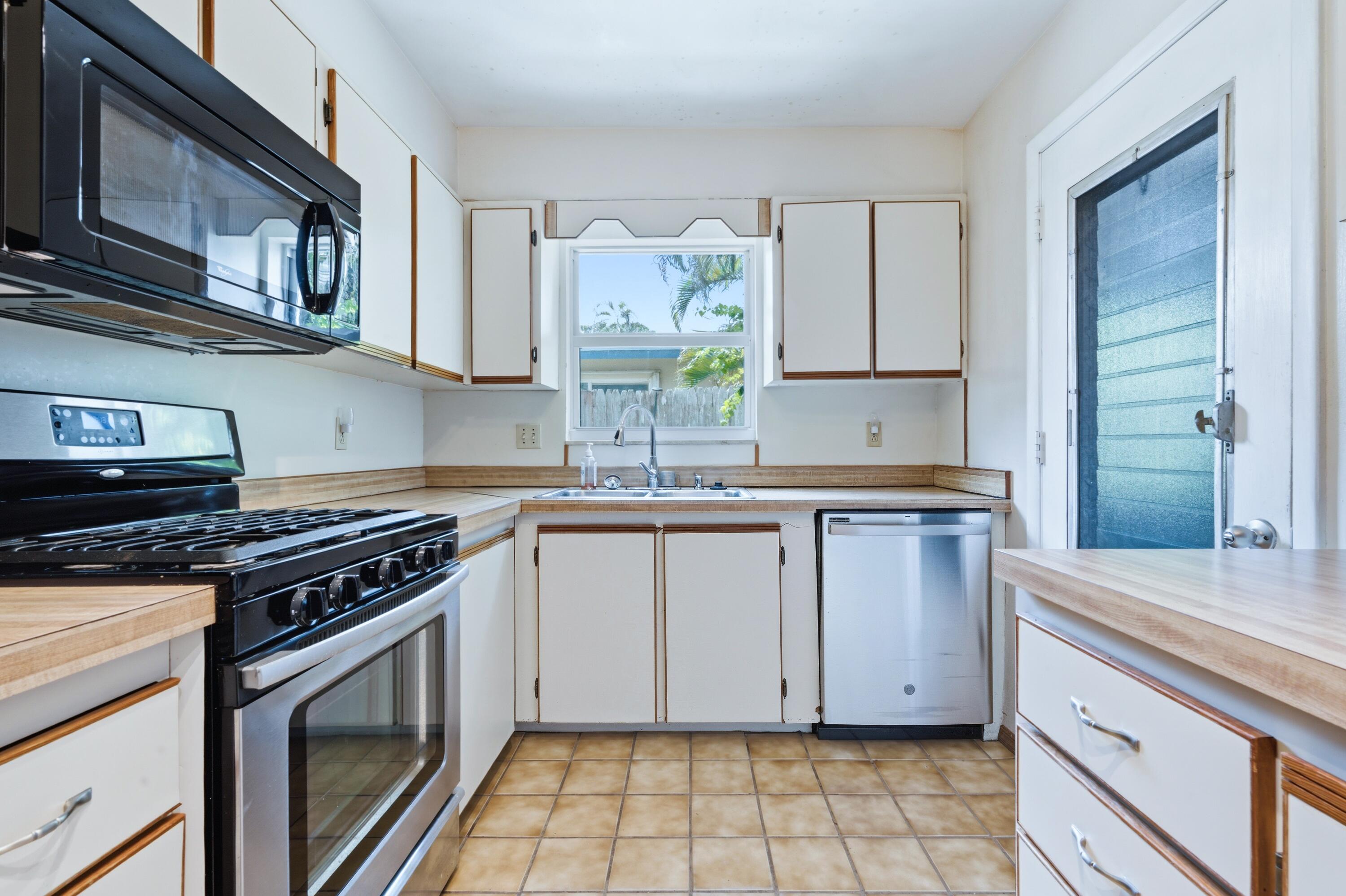 278 CAMELLIA, Palm Beach Gardens FL 33410