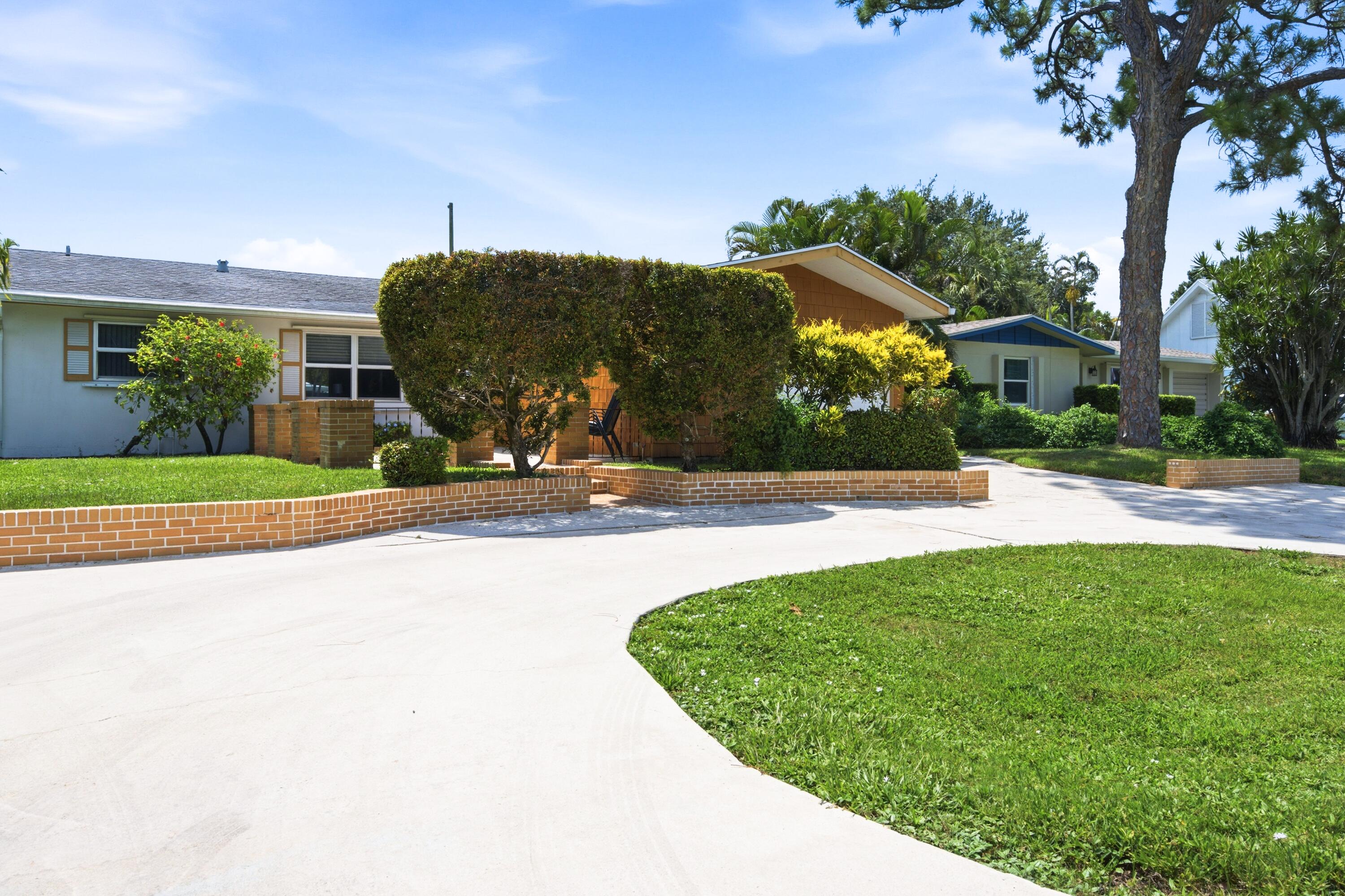 278 CAMELLIA, Palm Beach Gardens FL 33410
