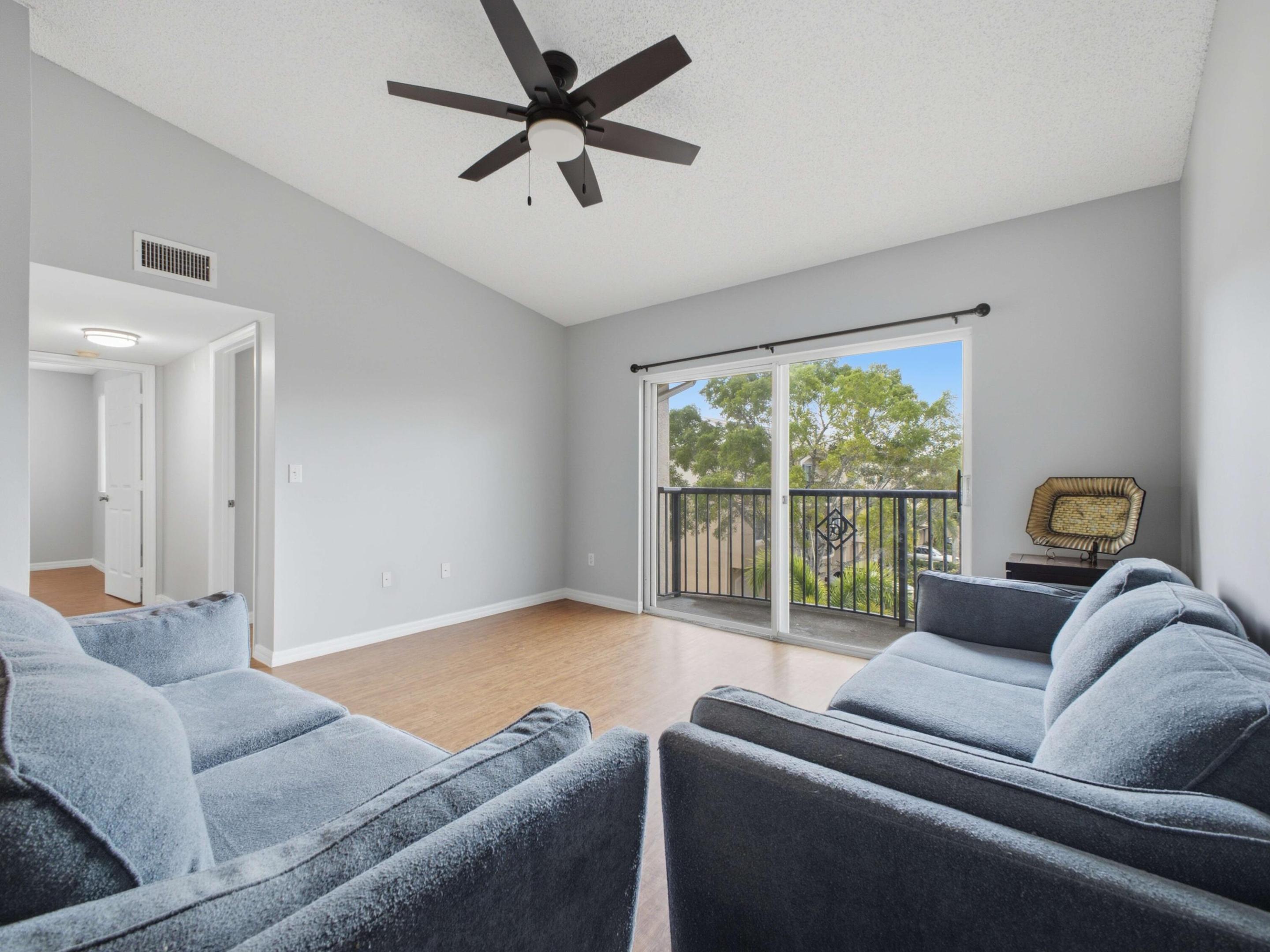 900 CRESTWOOD #920, Royal Palm Beach FL 33411