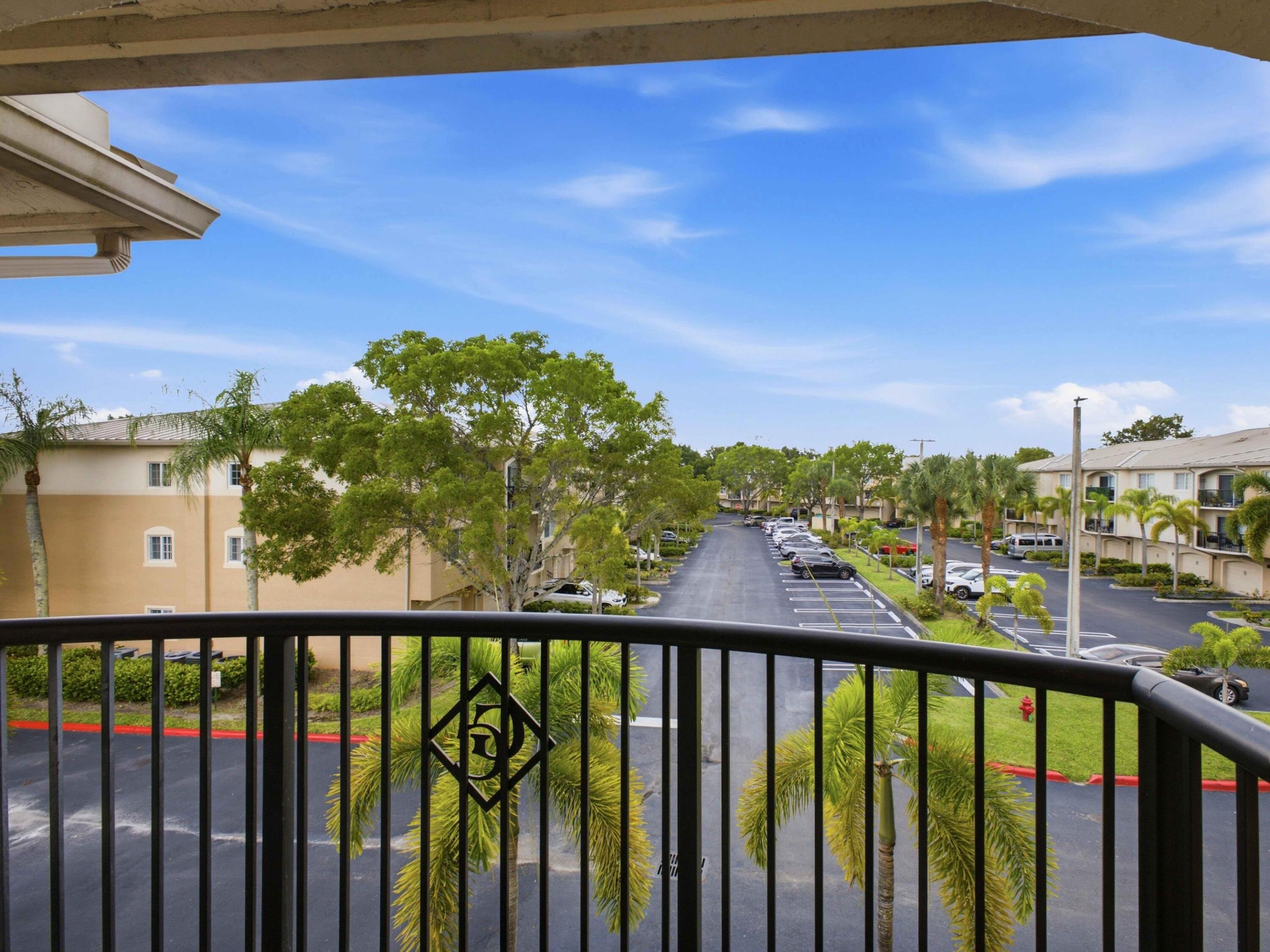 900 CRESTWOOD #920, Royal Palm Beach FL 33411