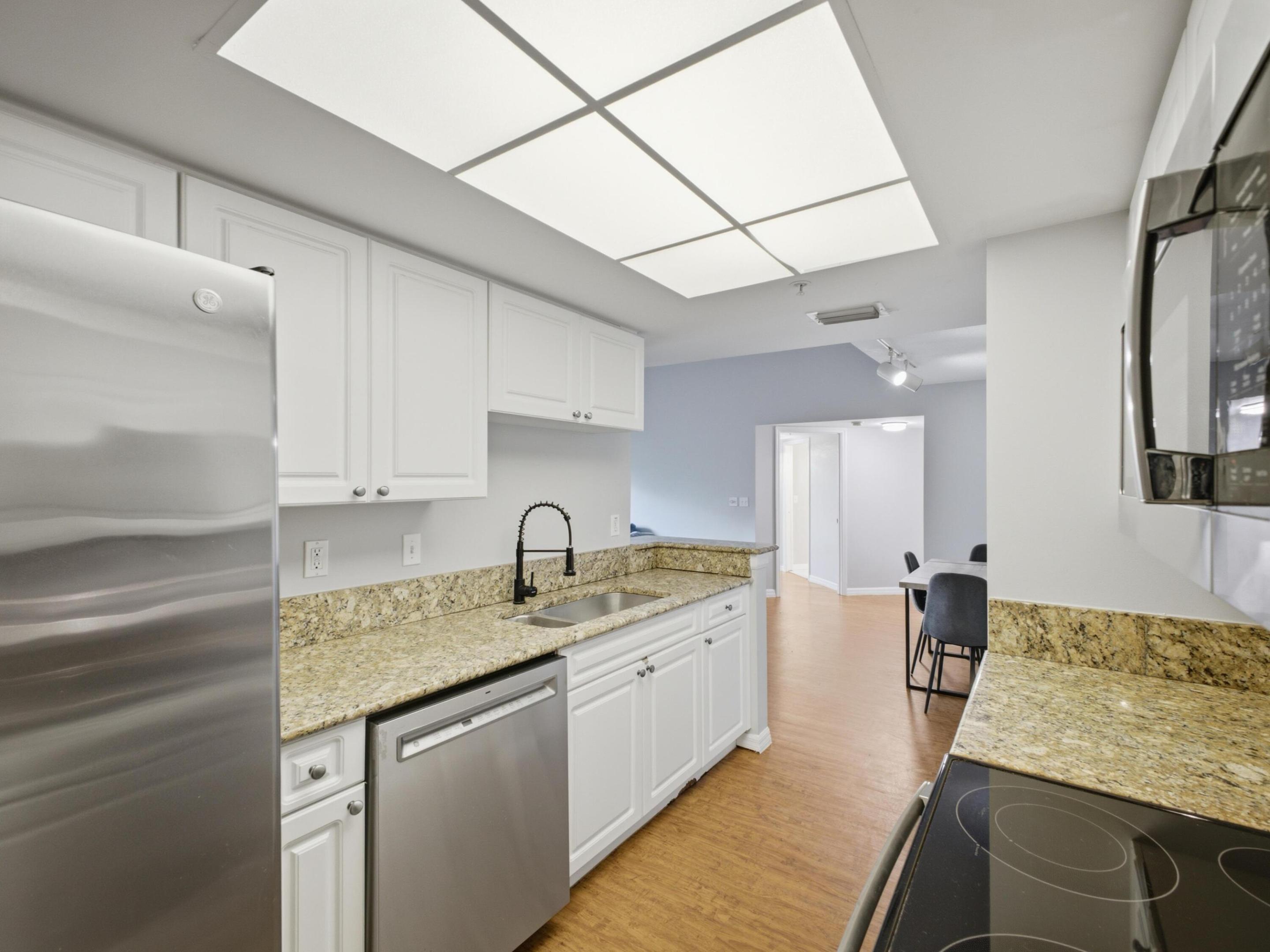 900 CRESTWOOD #920, Royal Palm Beach FL 33411