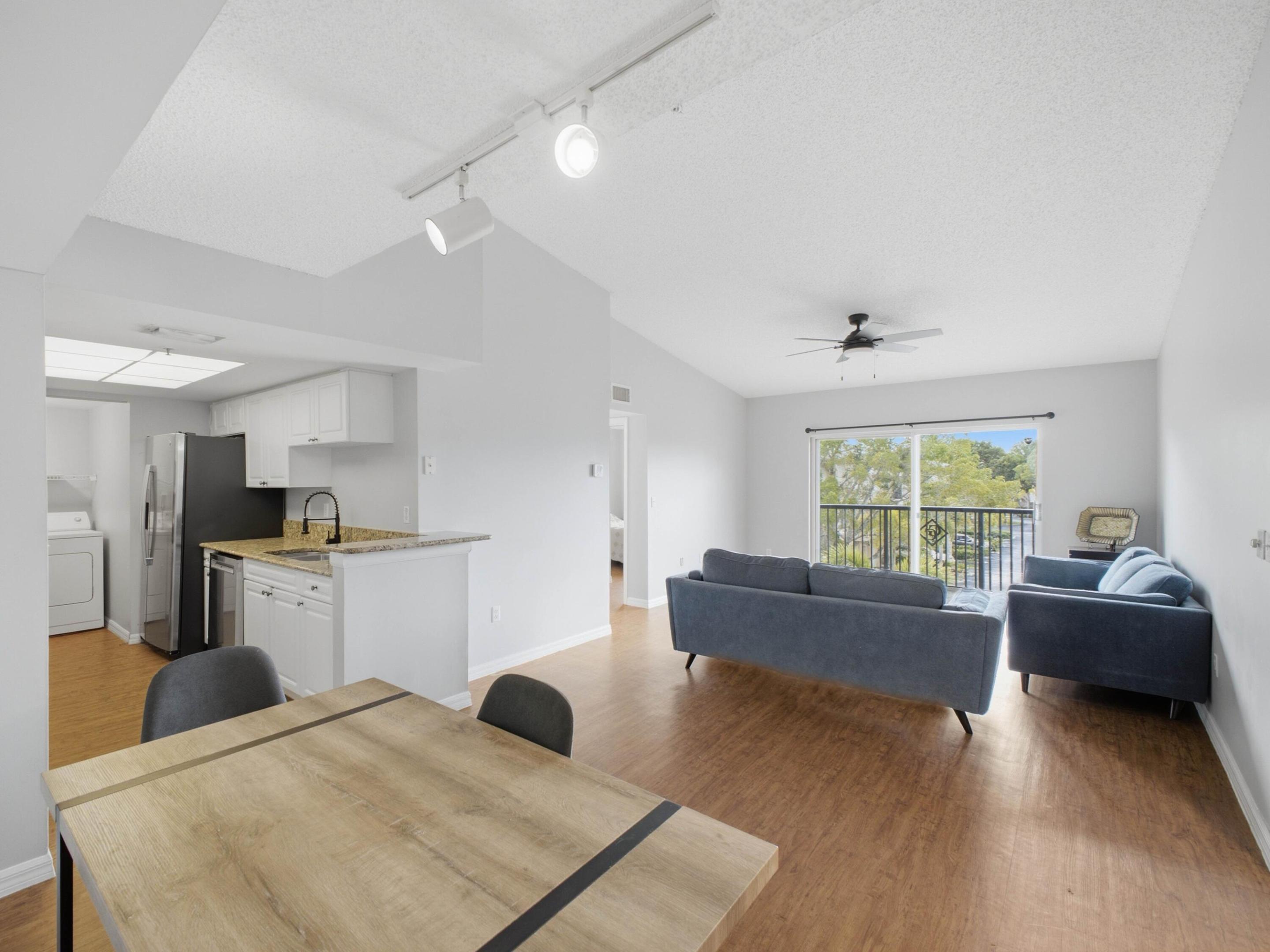 900 CRESTWOOD #920, Royal Palm Beach FL 33411