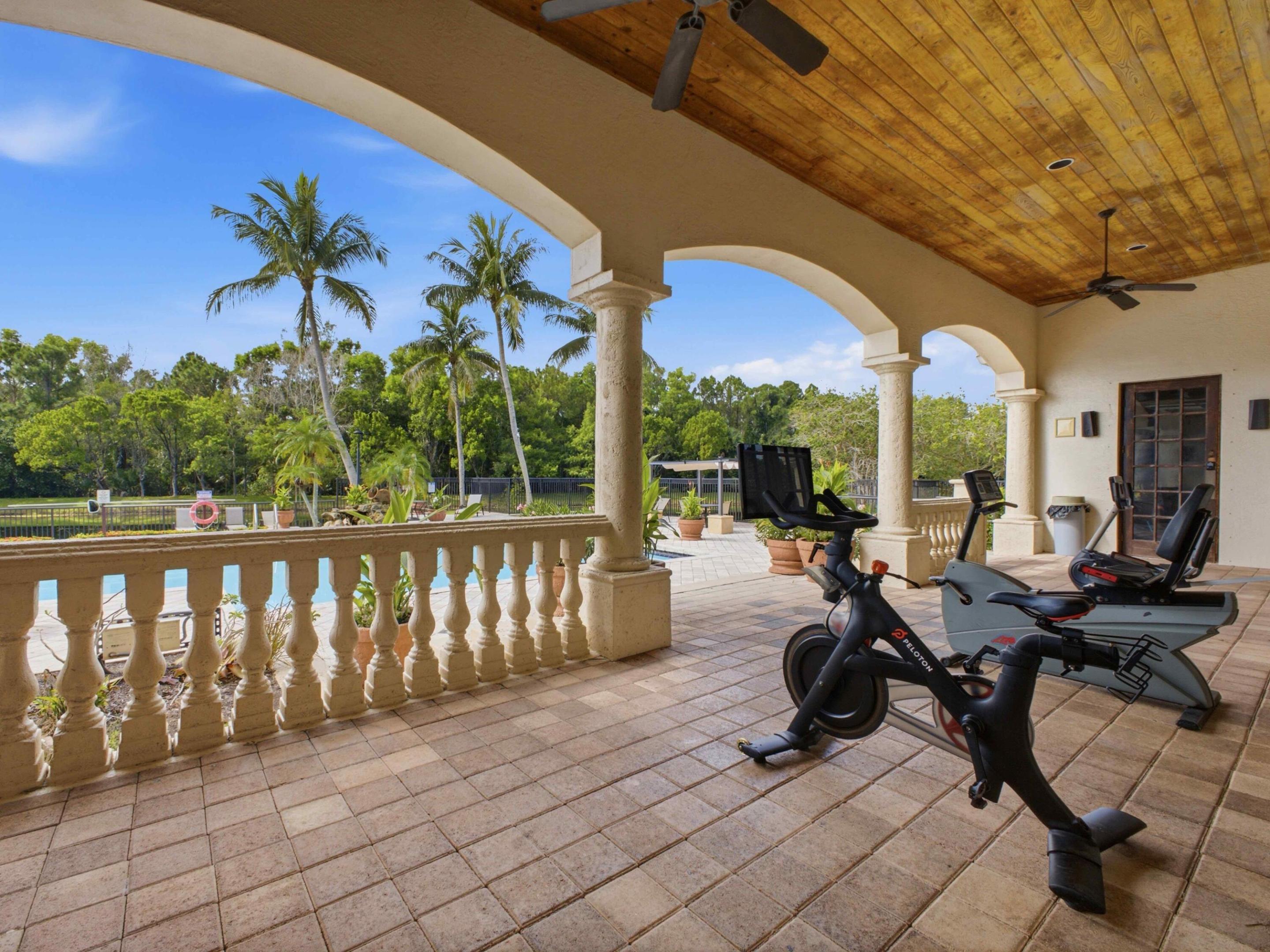 900 CRESTWOOD #920, Royal Palm Beach FL 33411