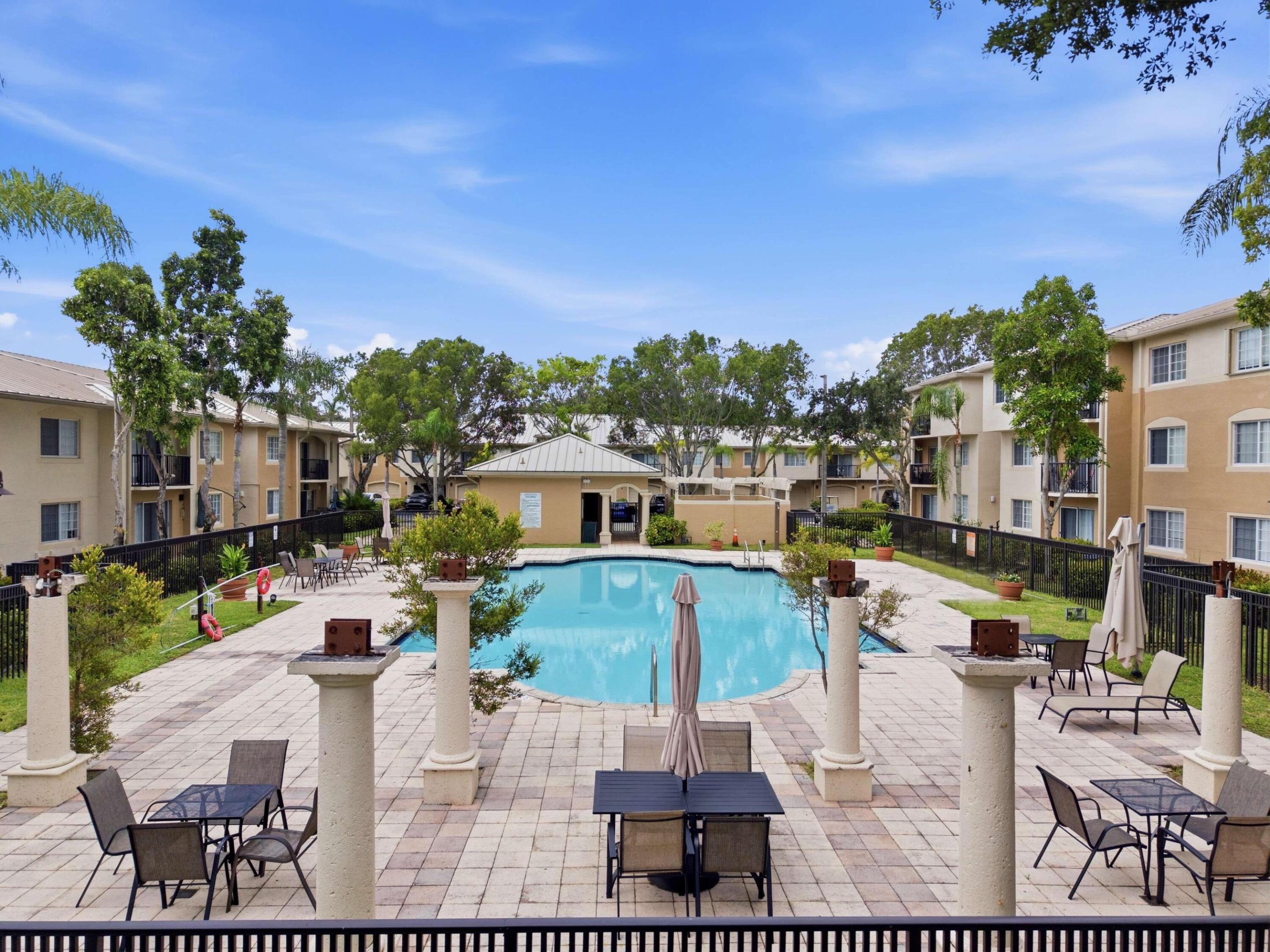 900 CRESTWOOD #920, Royal Palm Beach FL 33411