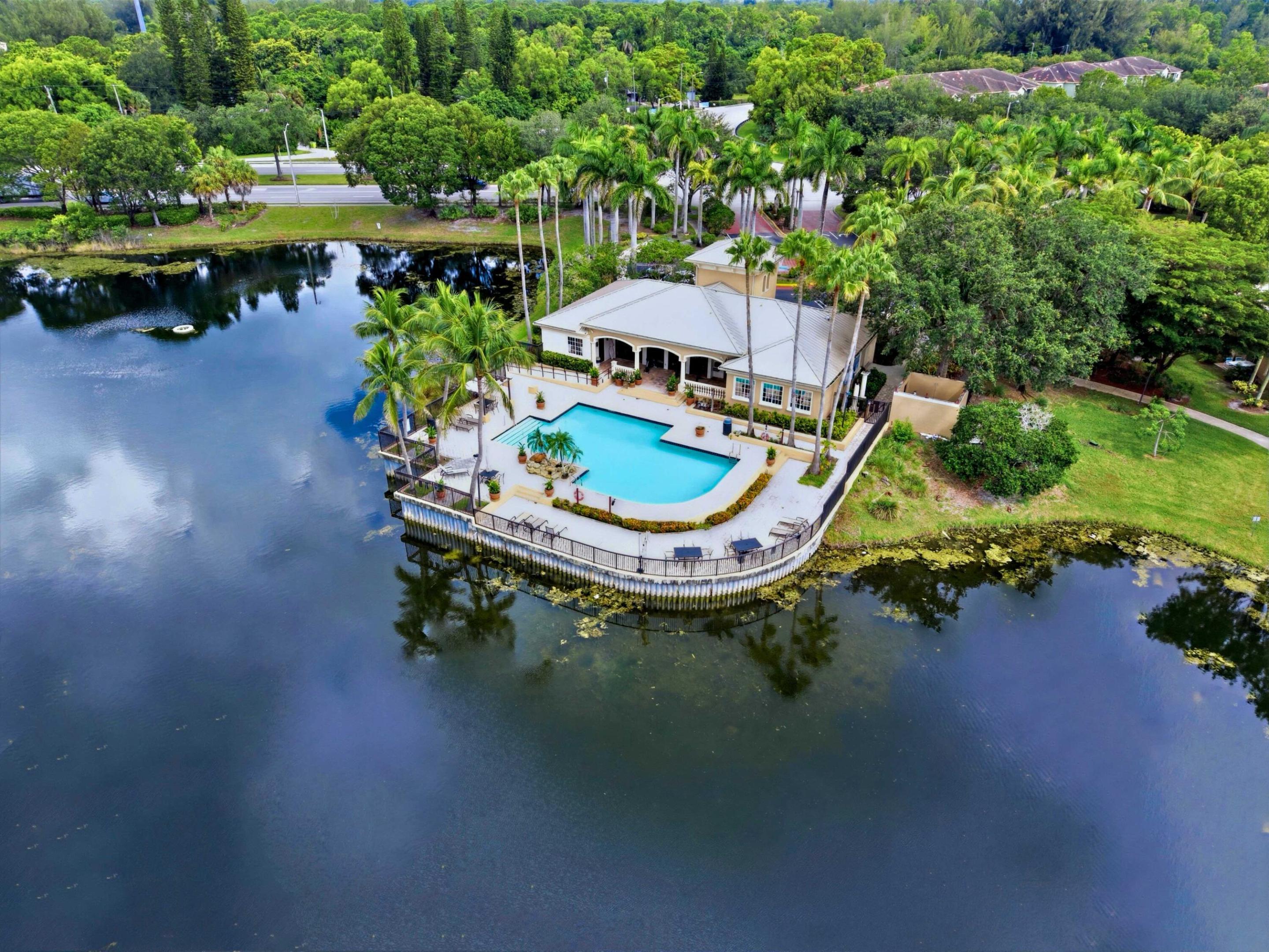 900 CRESTWOOD #920, Royal Palm Beach FL 33411