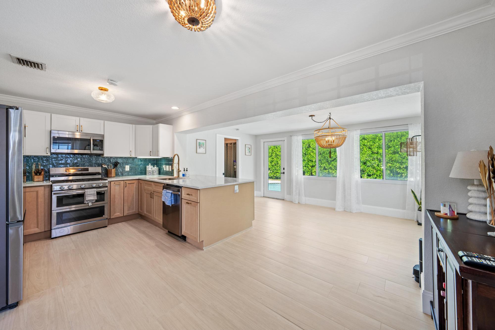 511 Ivy, Palm Beach Gardens FL 33410