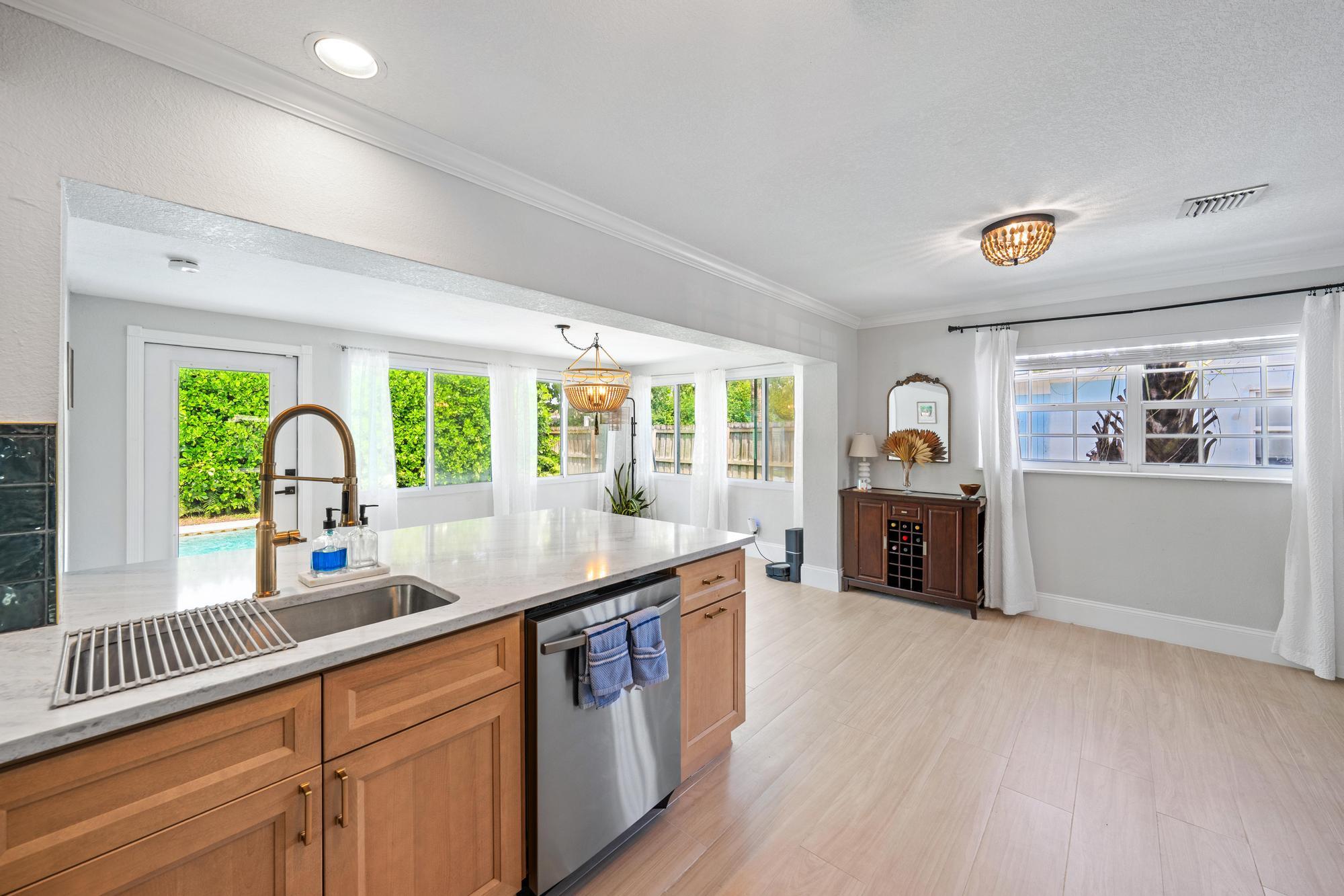 511 Ivy, Palm Beach Gardens FL 33410