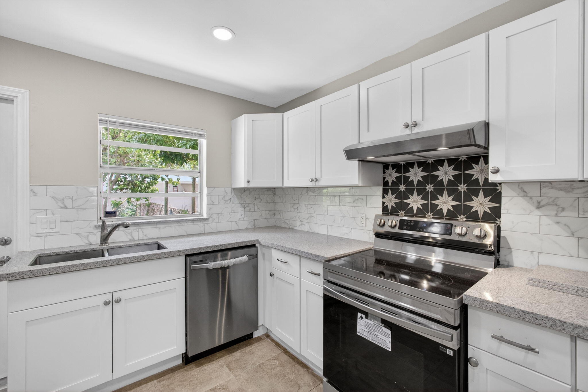 9484 Sun, Palm Beach Gardens FL 33403