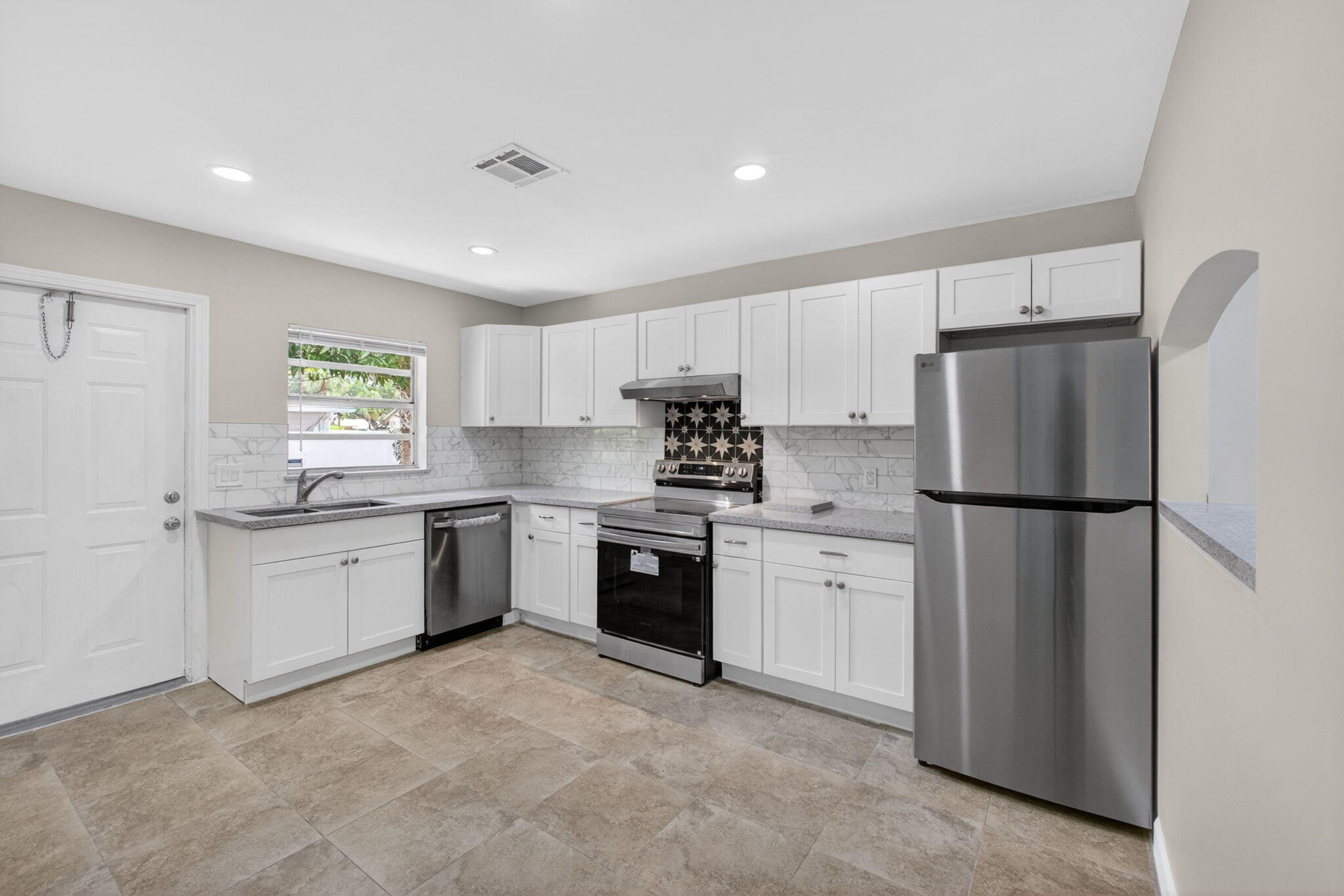 9484 Sun, Palm Beach Gardens FL 33403