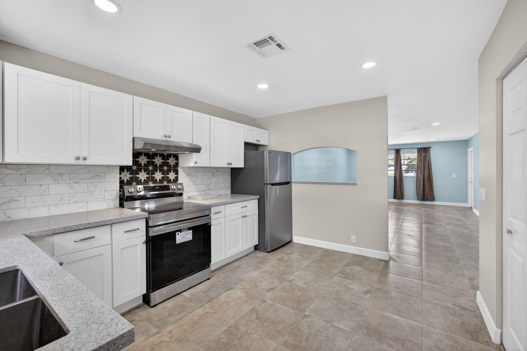 9484 Sun, Palm Beach Gardens FL 33403