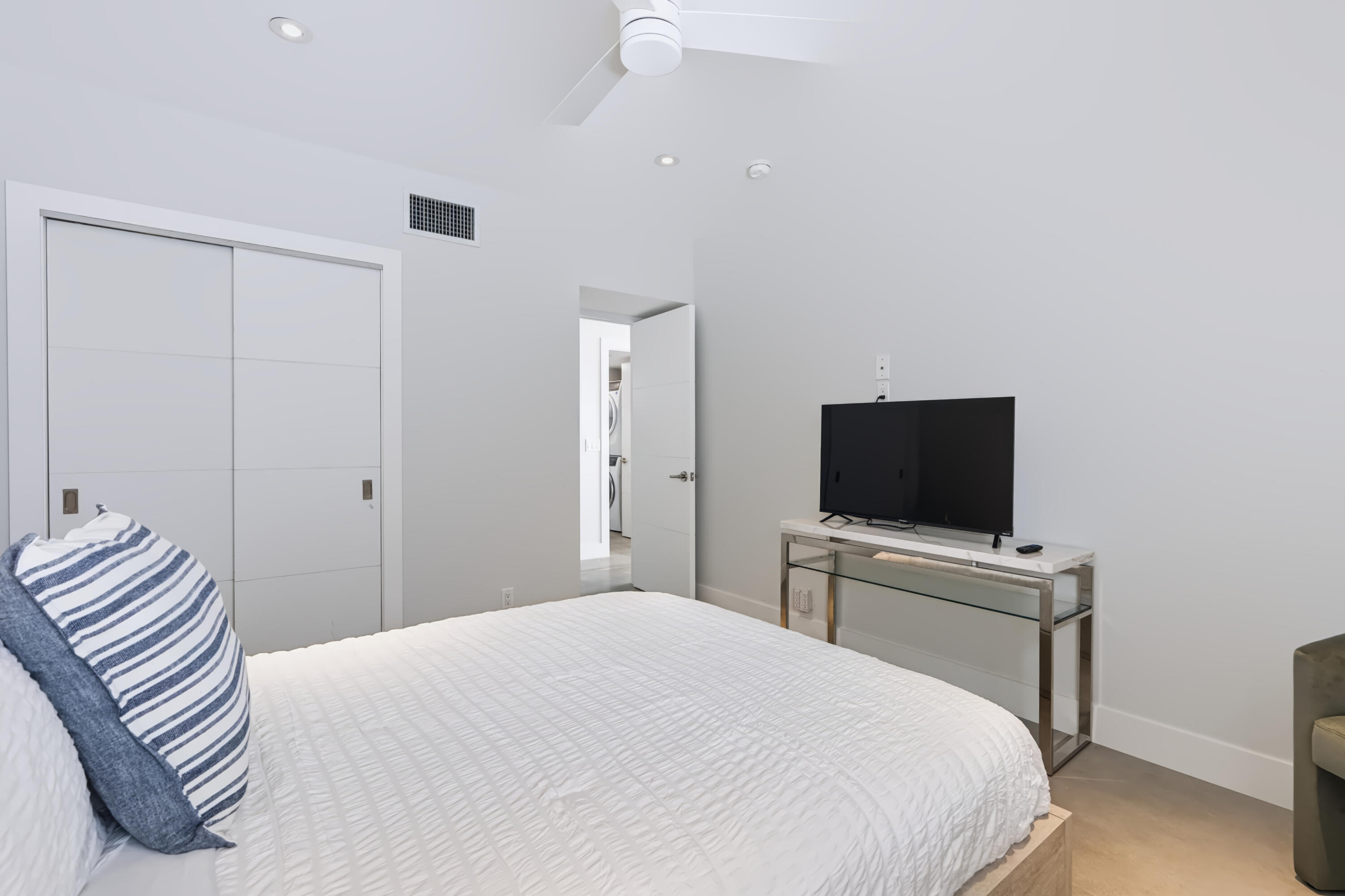 604 N OCEAN #1B, Pompano Beach FL 33062