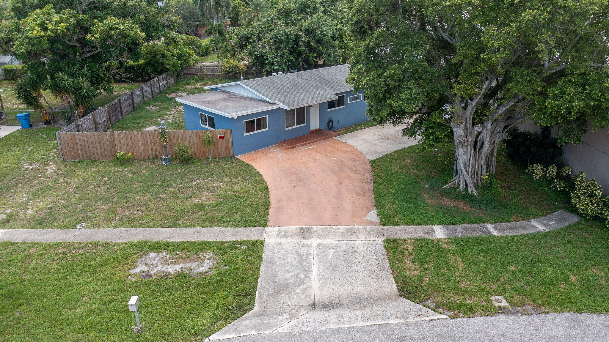1446 W DREW, Lantana FL 33462
