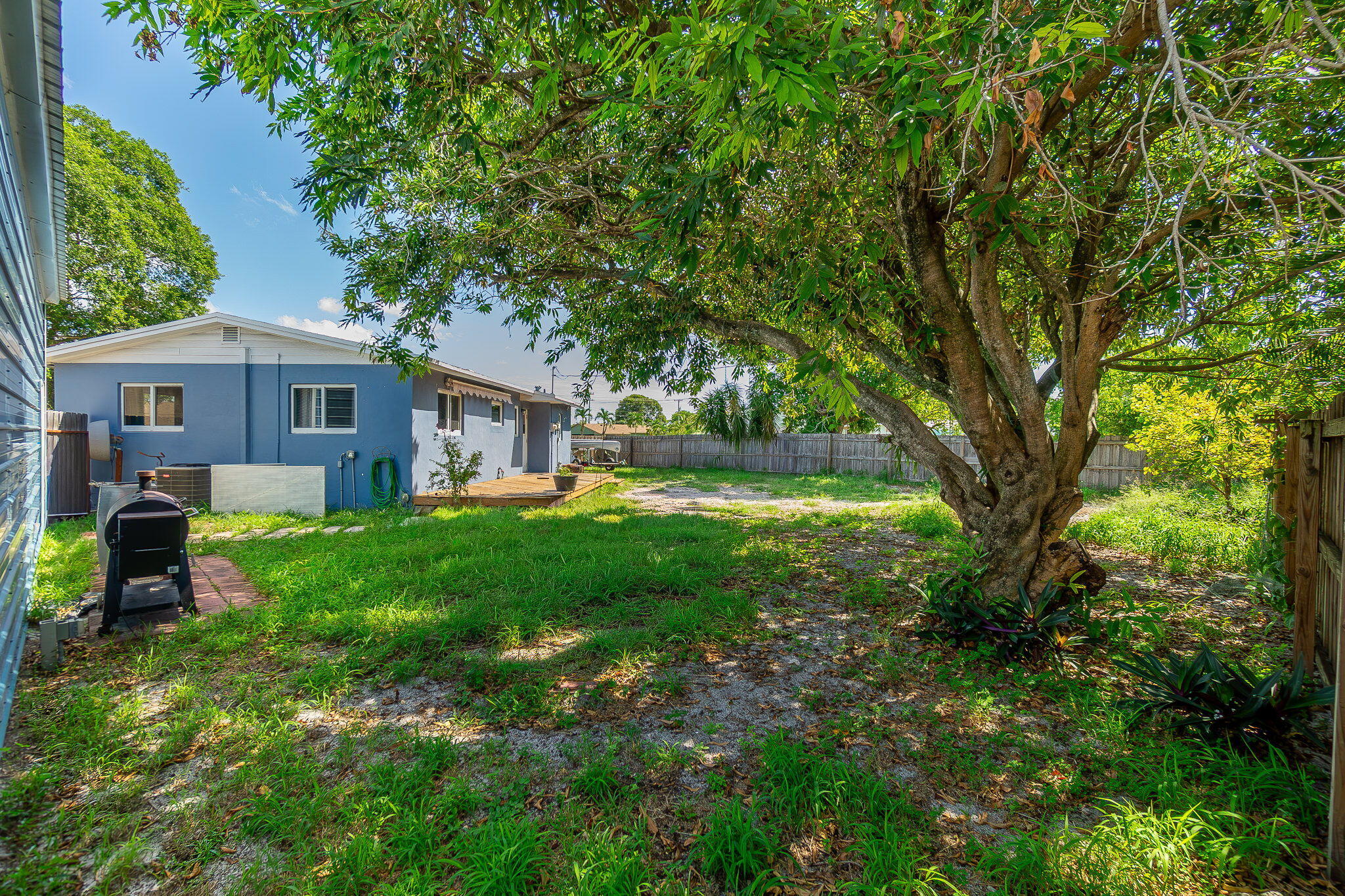 1446 W DREW, Lantana FL 33462