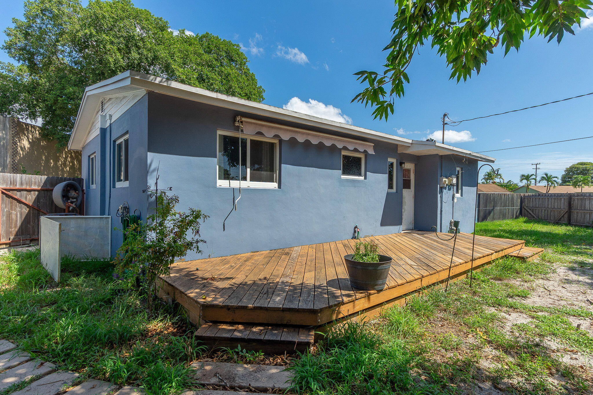 1446 W DREW, Lantana FL 33462
