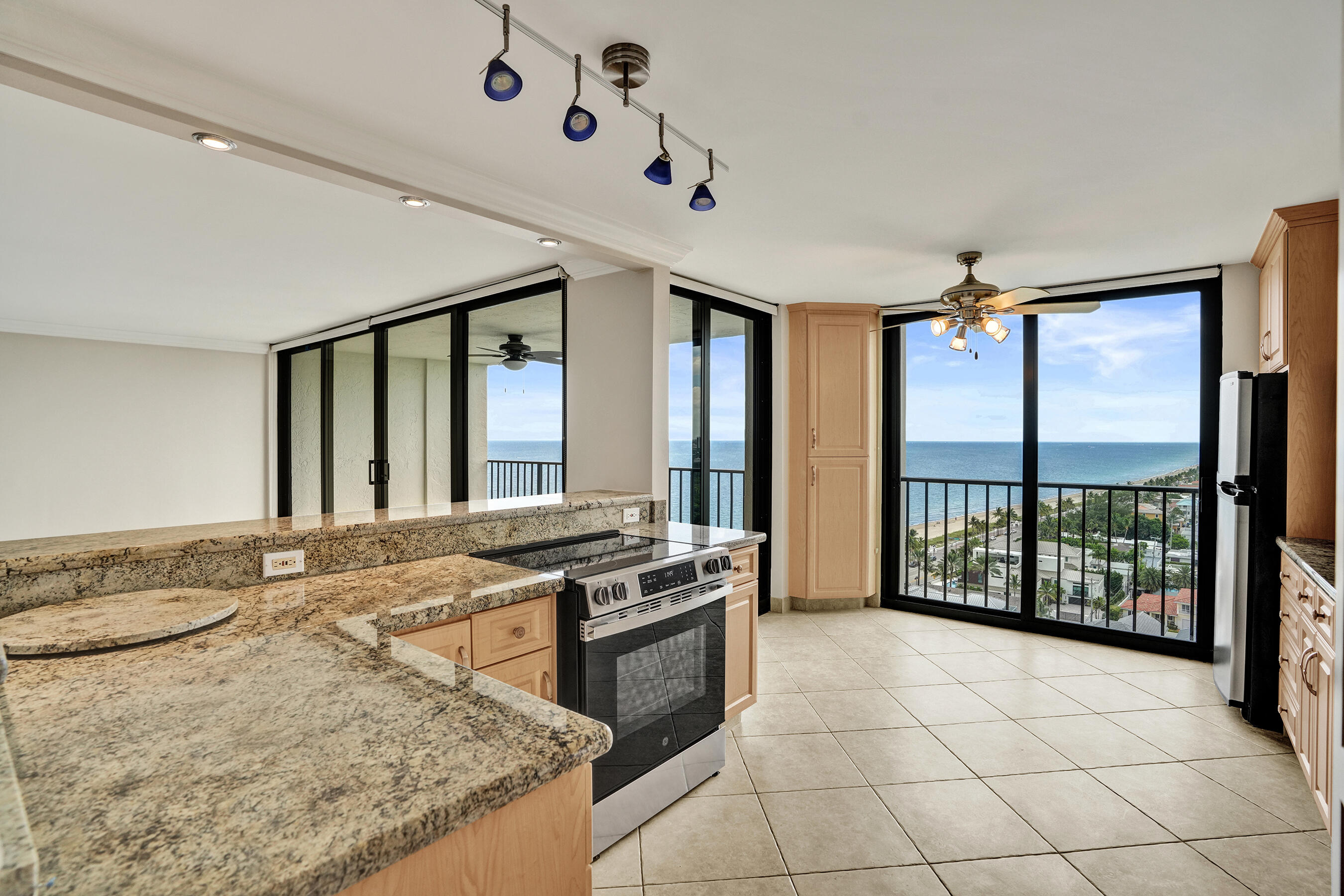 1901 N OCEAN #STHC, Fort Lauderdale FL 33305