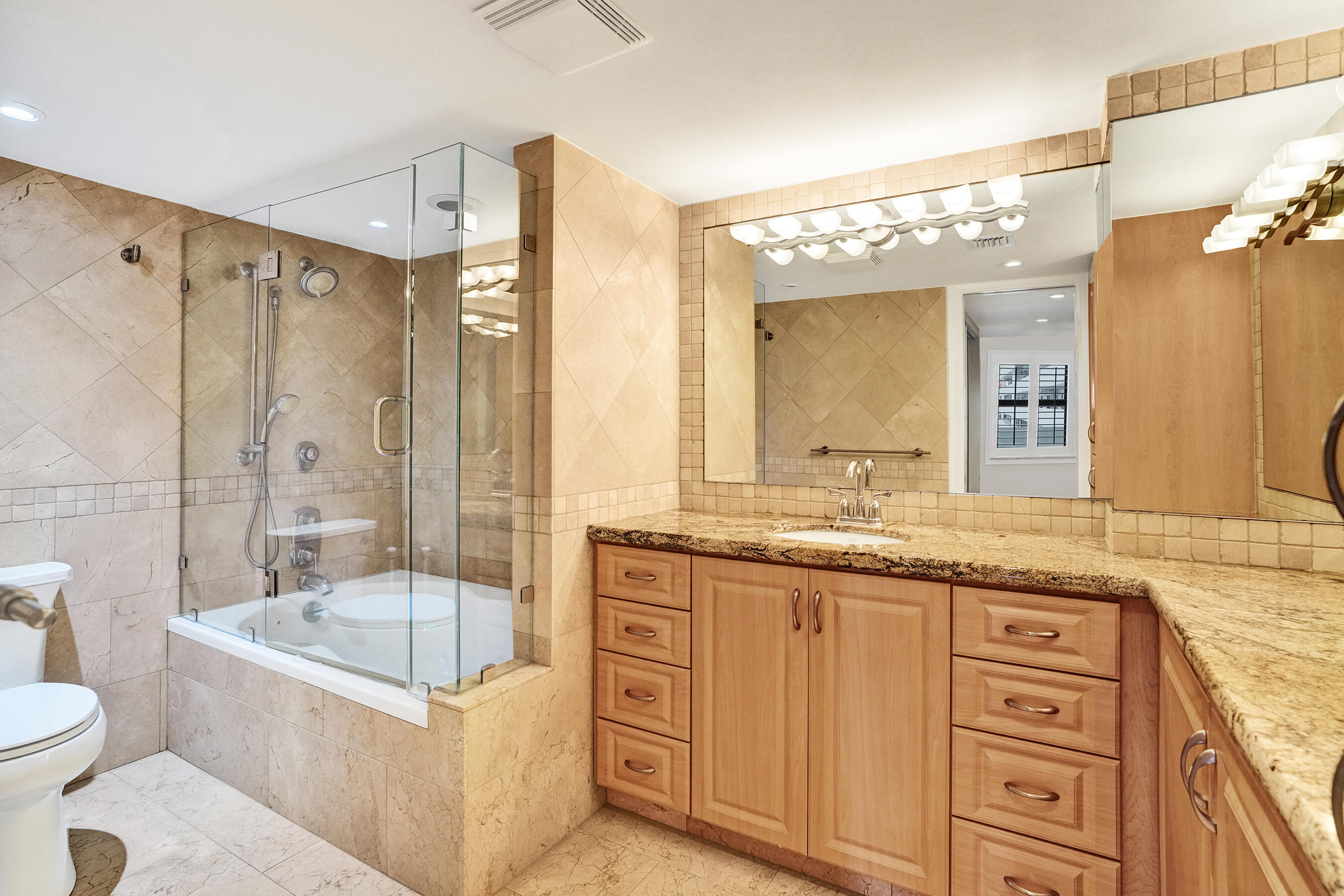 1901 N OCEAN #STHC, Fort Lauderdale FL 33305