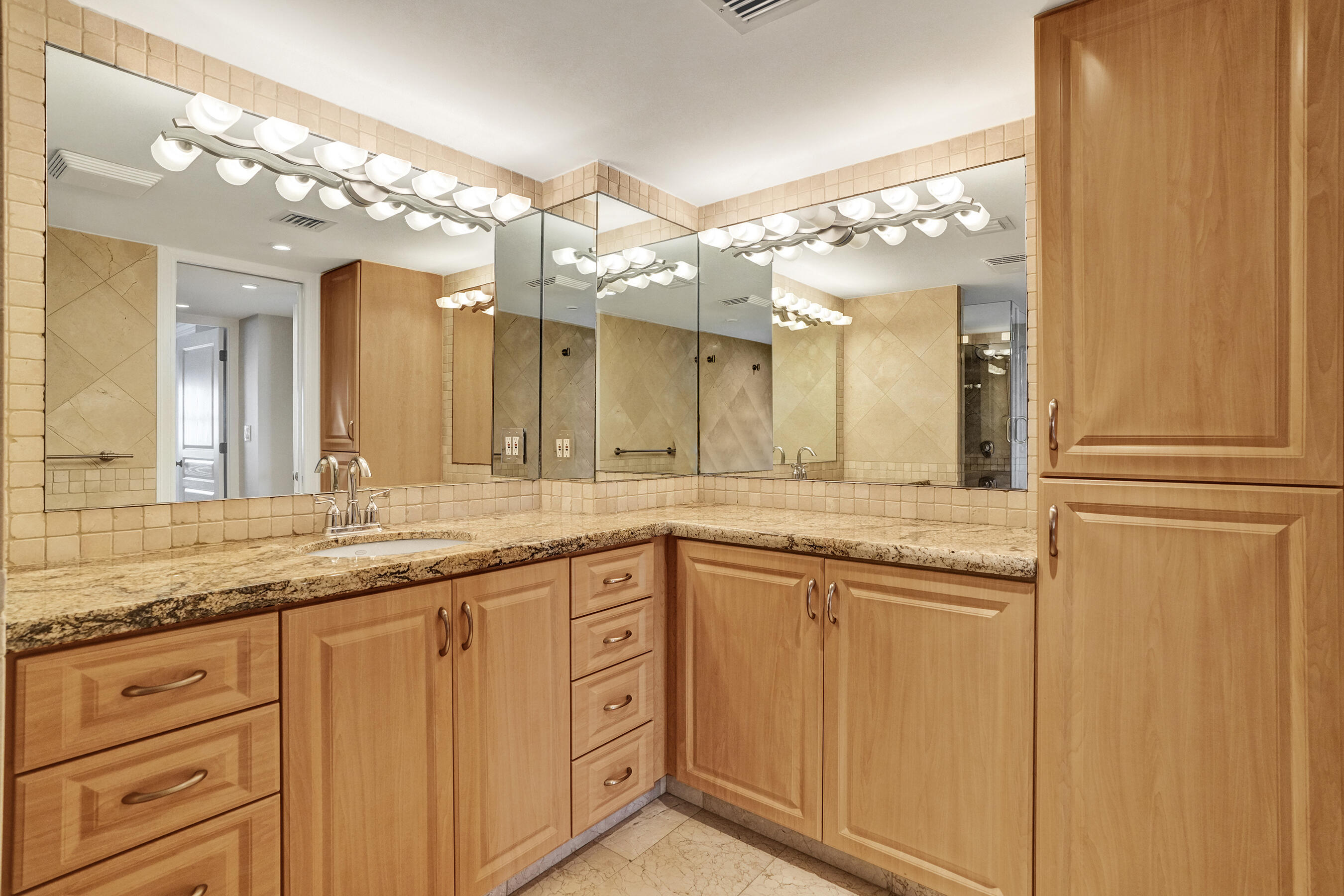 1901 N OCEAN #STHC, Fort Lauderdale FL 33305