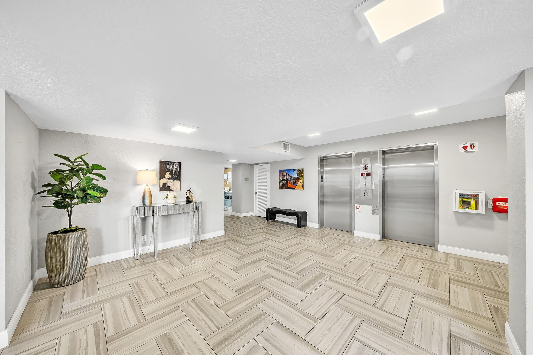 3051 NE 48TH #301, Fort Lauderdale FL 33308