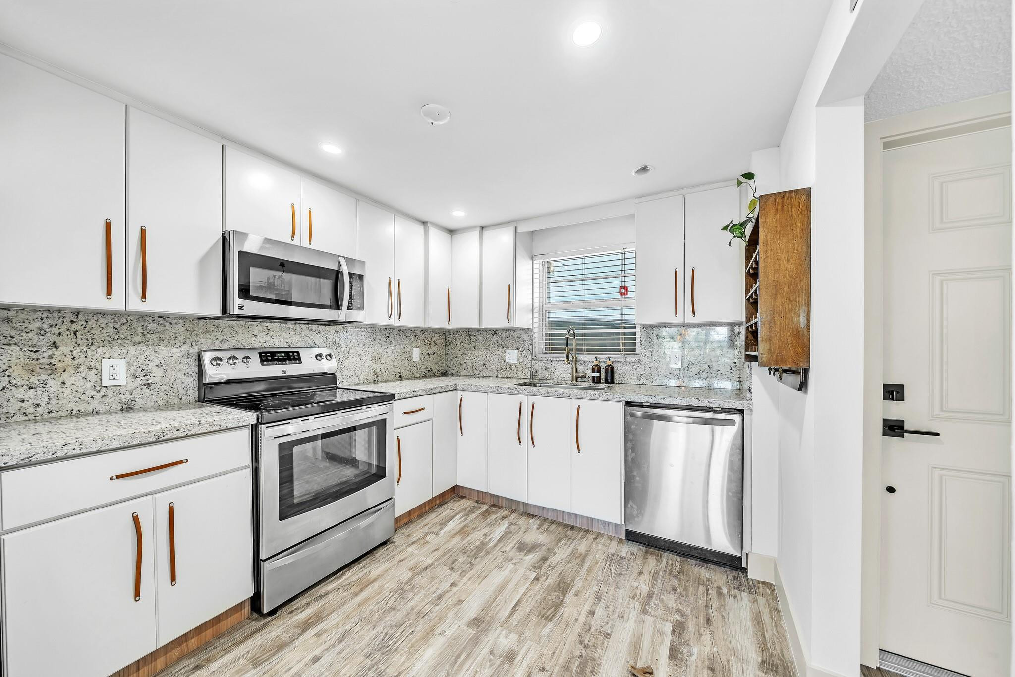 3051 NE 48TH #301, Fort Lauderdale FL 33308