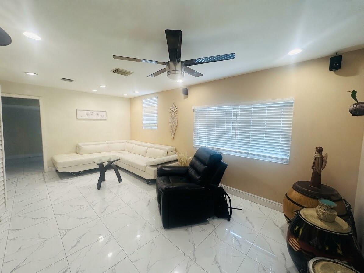 3718 COCONUT #A, Palm Springs FL 33461