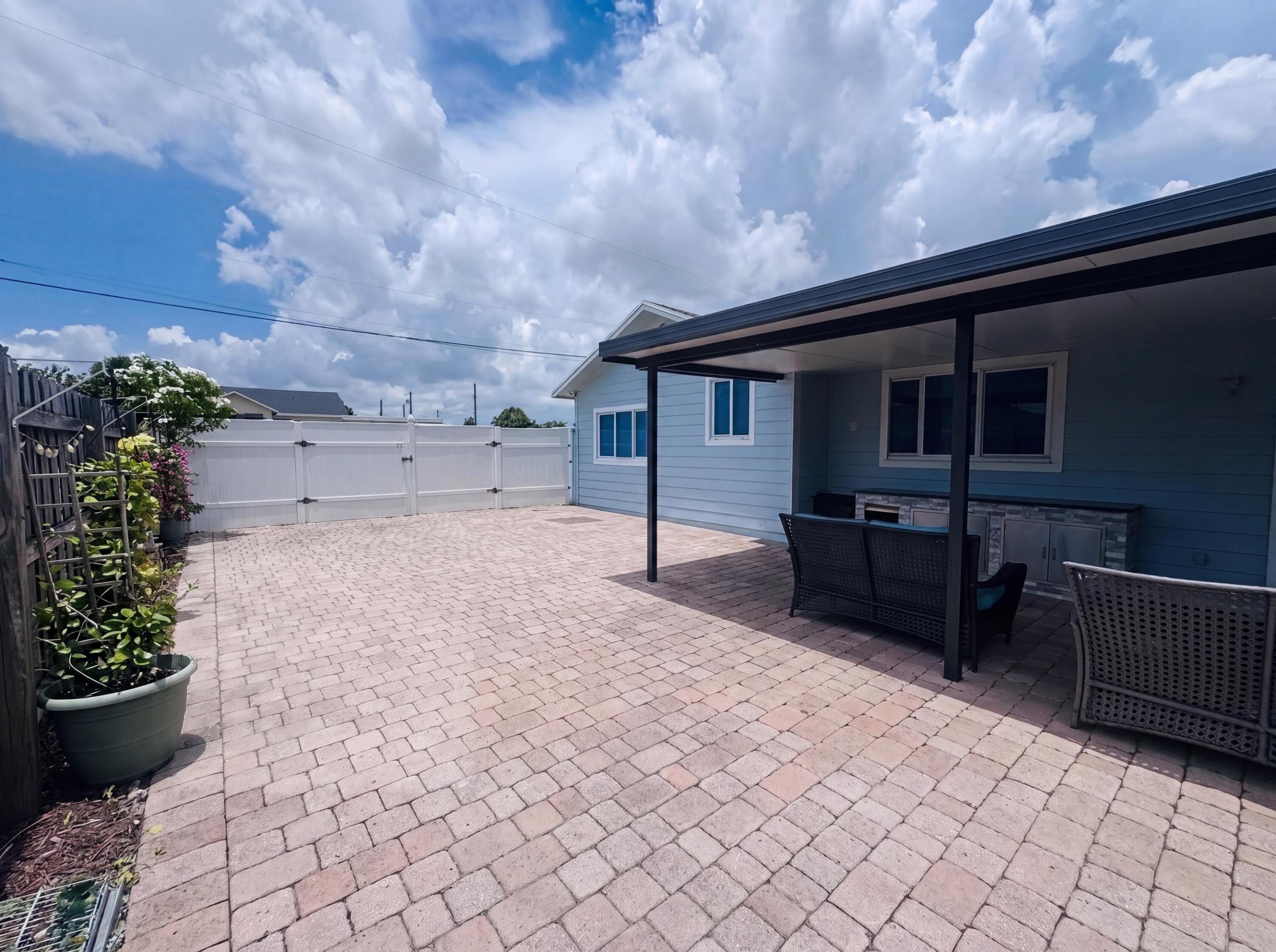3718 COCONUT #A, Palm Springs FL 33461