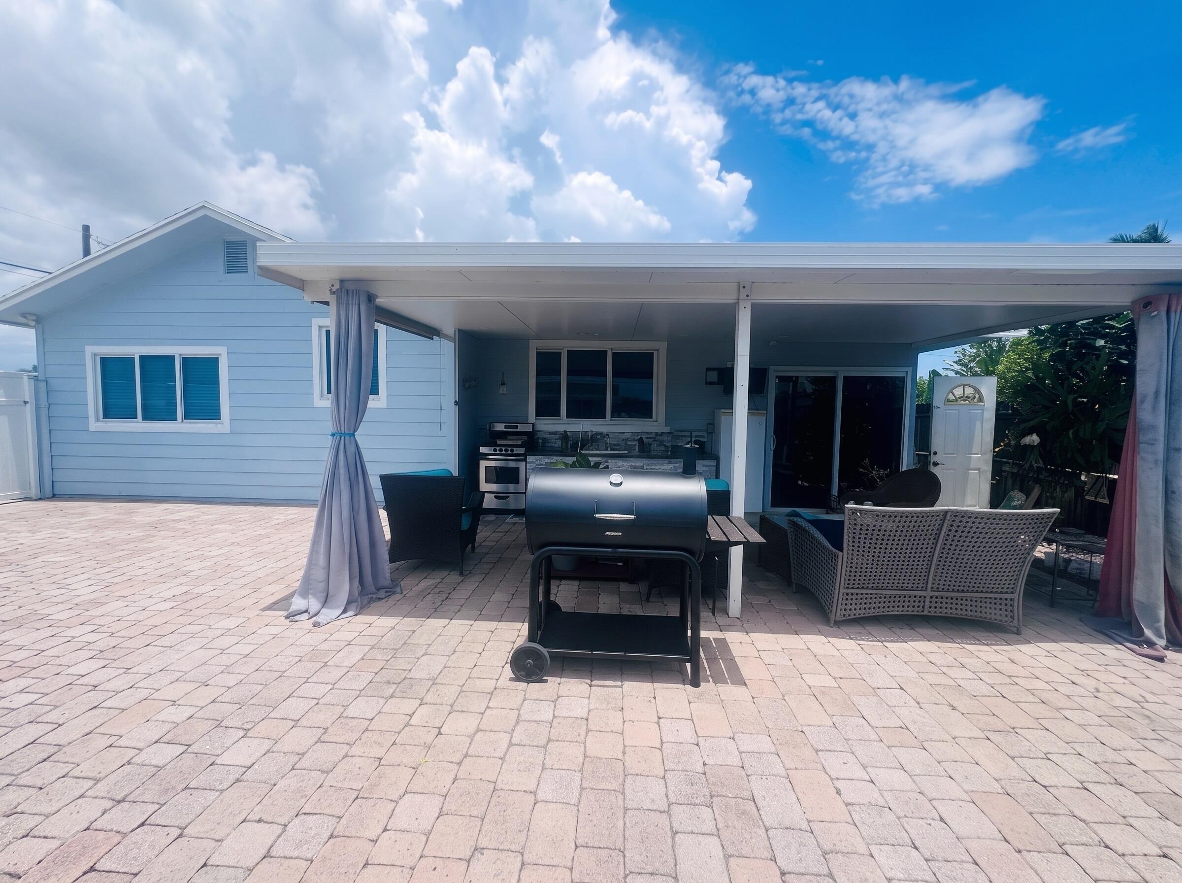 3718 COCONUT #A, Palm Springs FL 33461