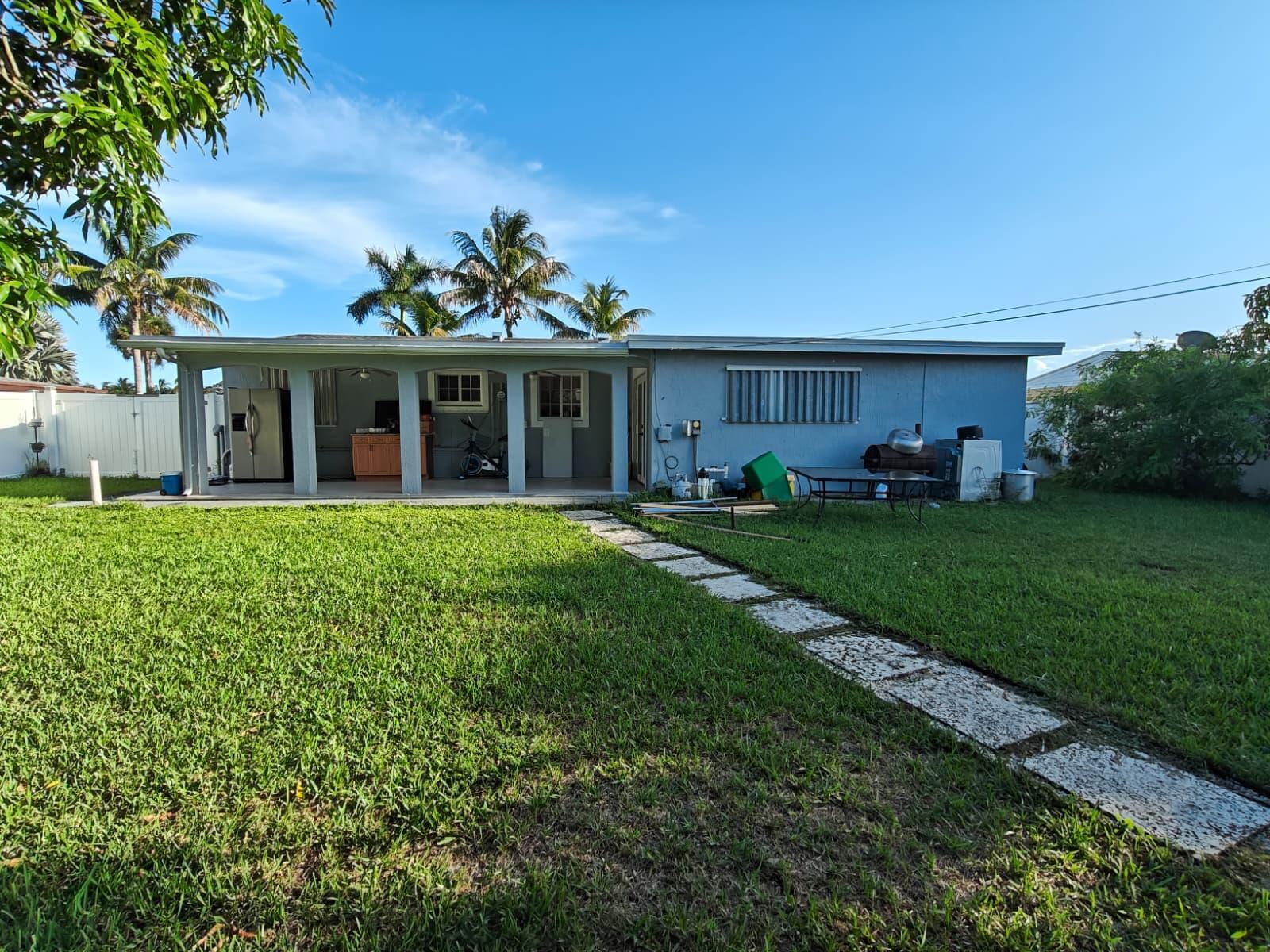 324 Mid Pines, Palm Springs FL 33461