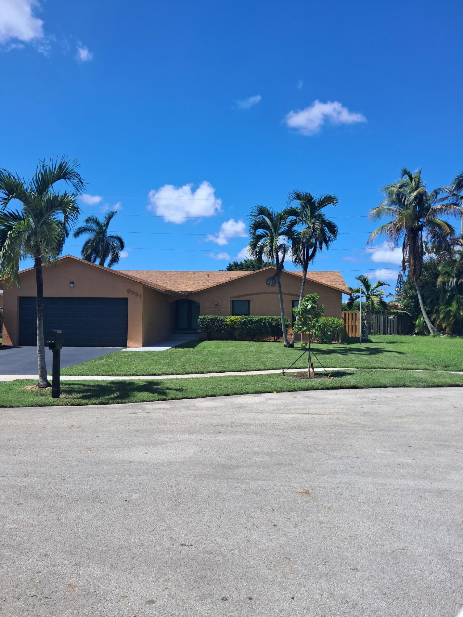 9321 NW 43RD, Sunrise FL 33351
