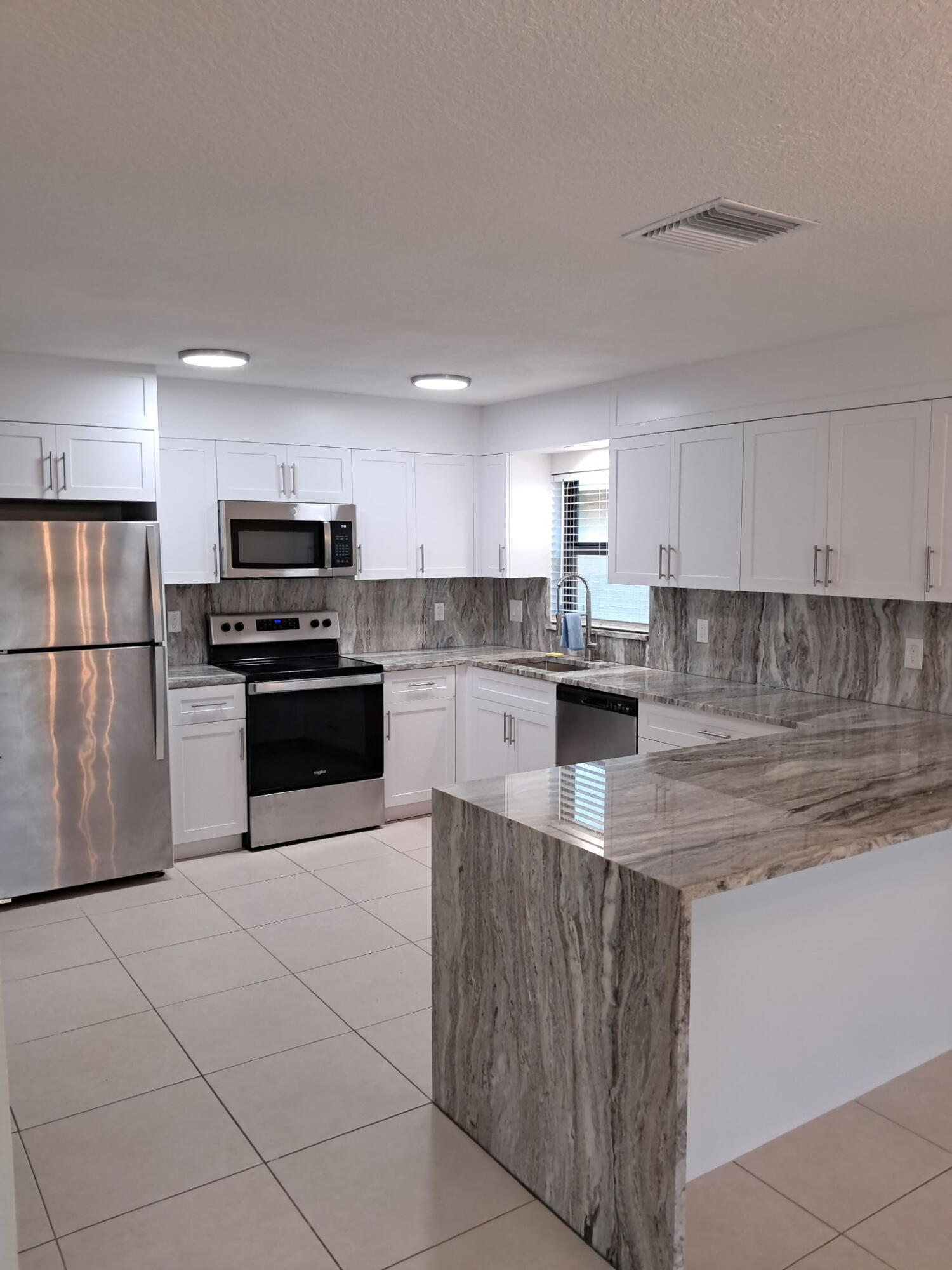 9321 NW 43RD, Sunrise FL 33351