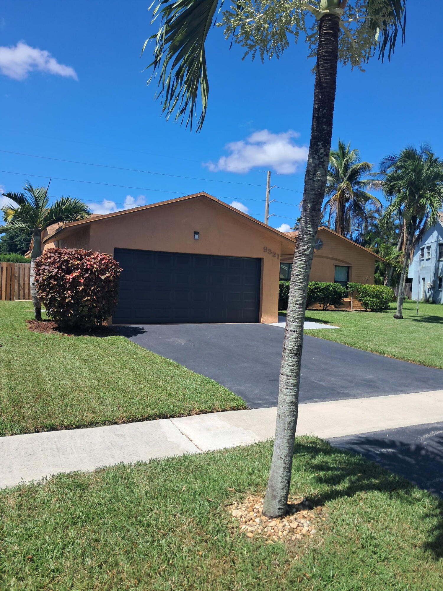 9321 NW 43RD, Sunrise FL 33351