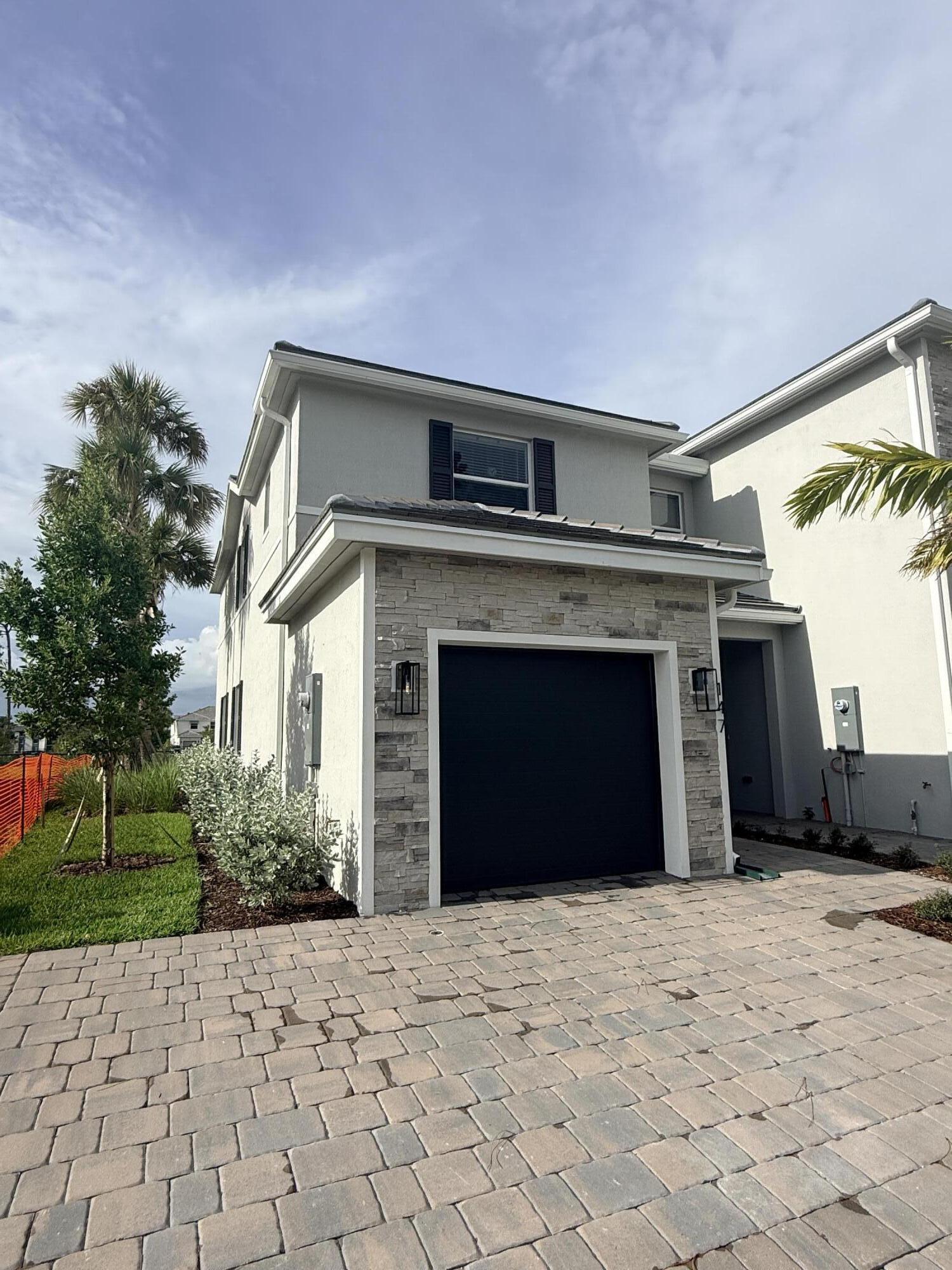 147 LAKESIDE LANDING, Royal Palm Beach FL 33411
