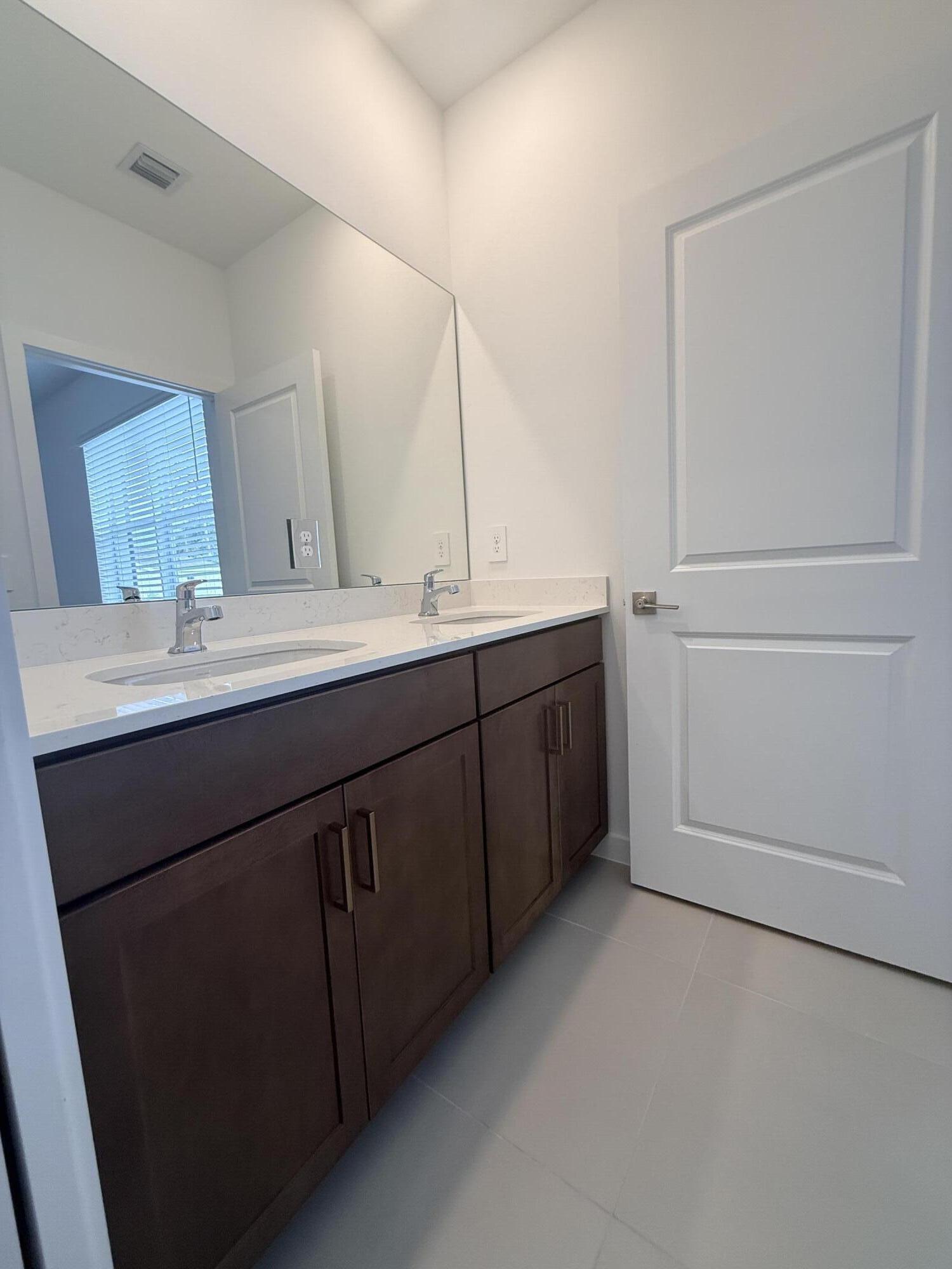147 LAKESIDE LANDING, Royal Palm Beach FL 33411