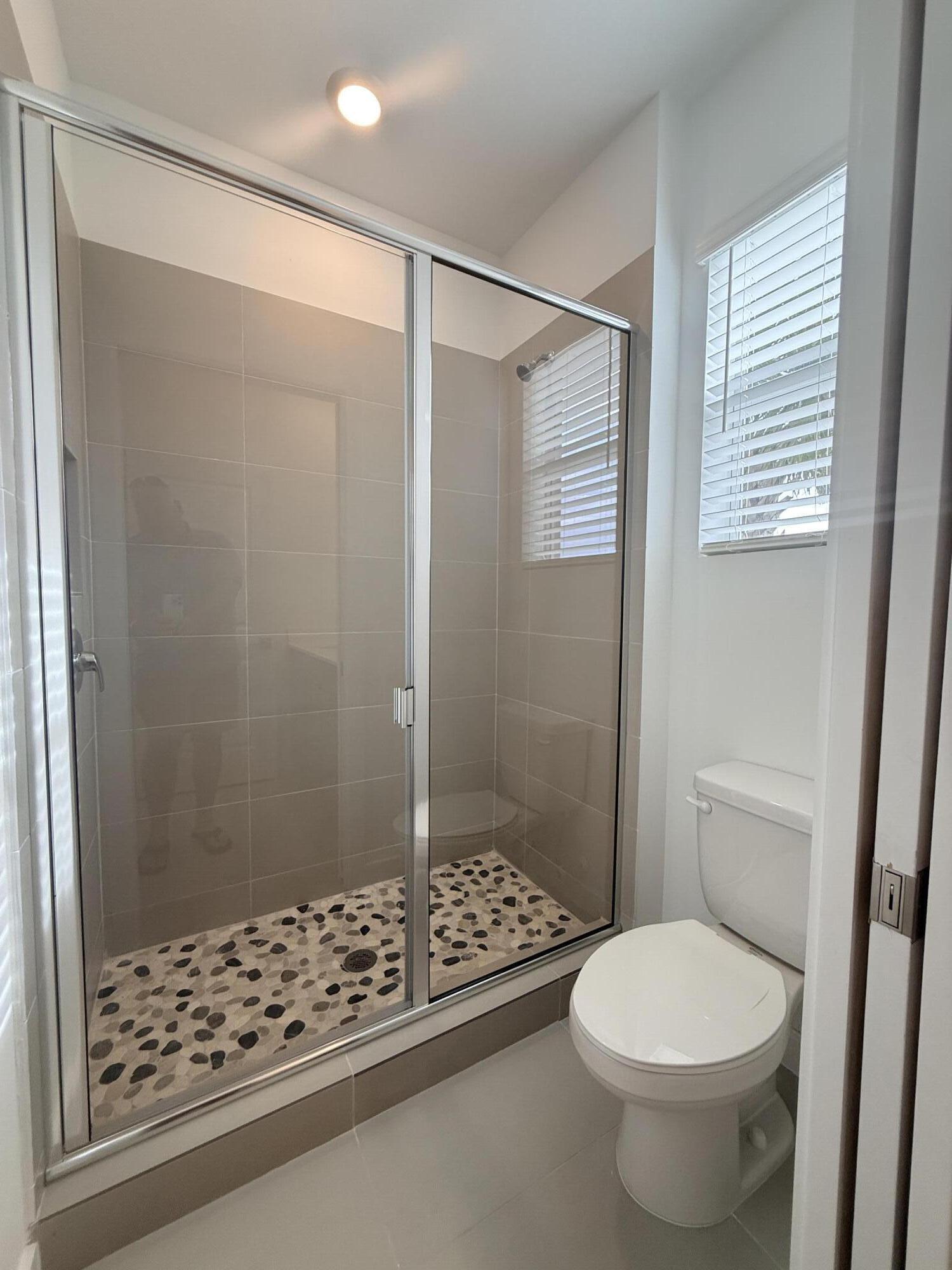 147 LAKESIDE LANDING, Royal Palm Beach FL 33411
