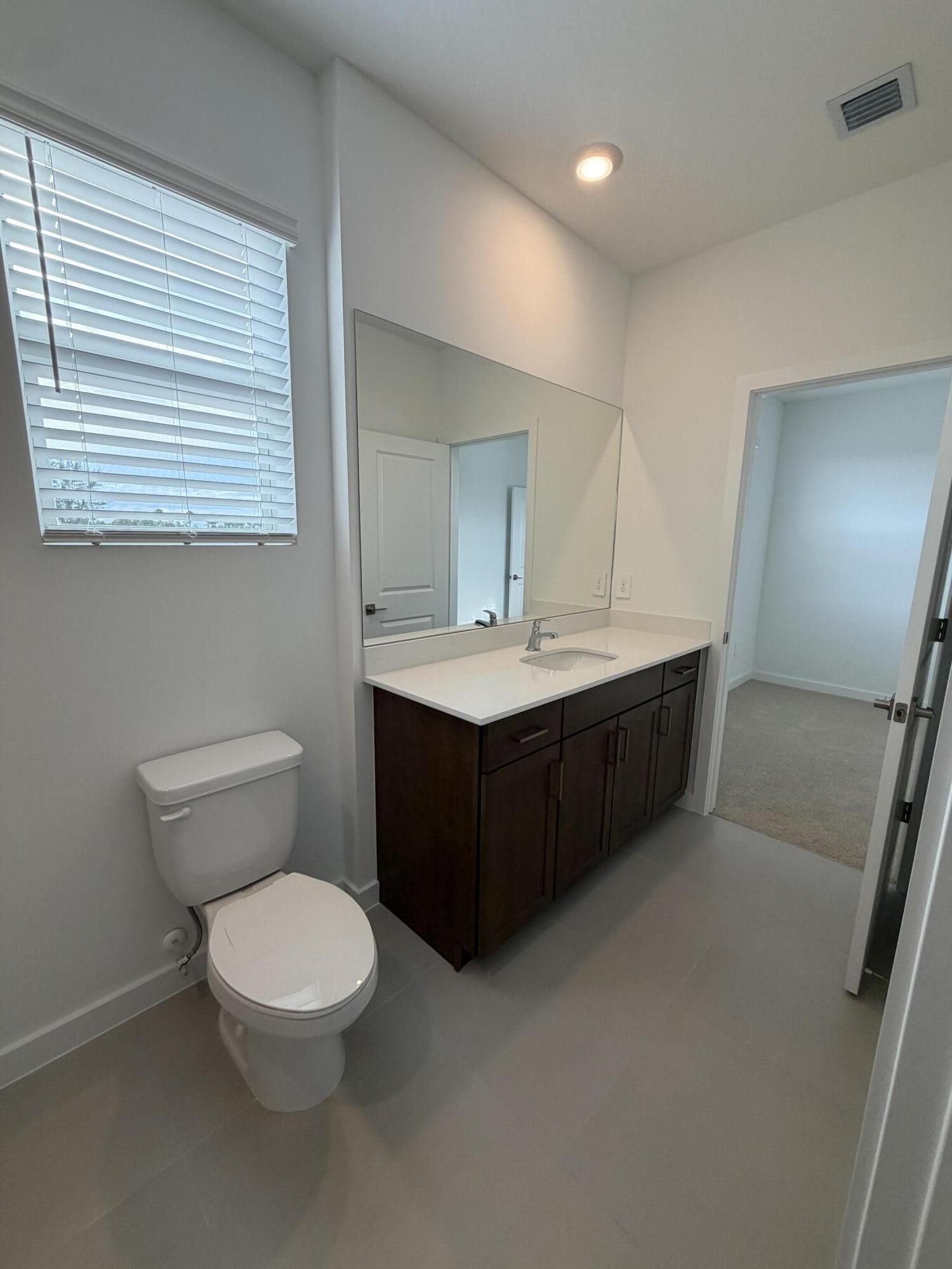 147 LAKESIDE LANDING, Royal Palm Beach FL 33411