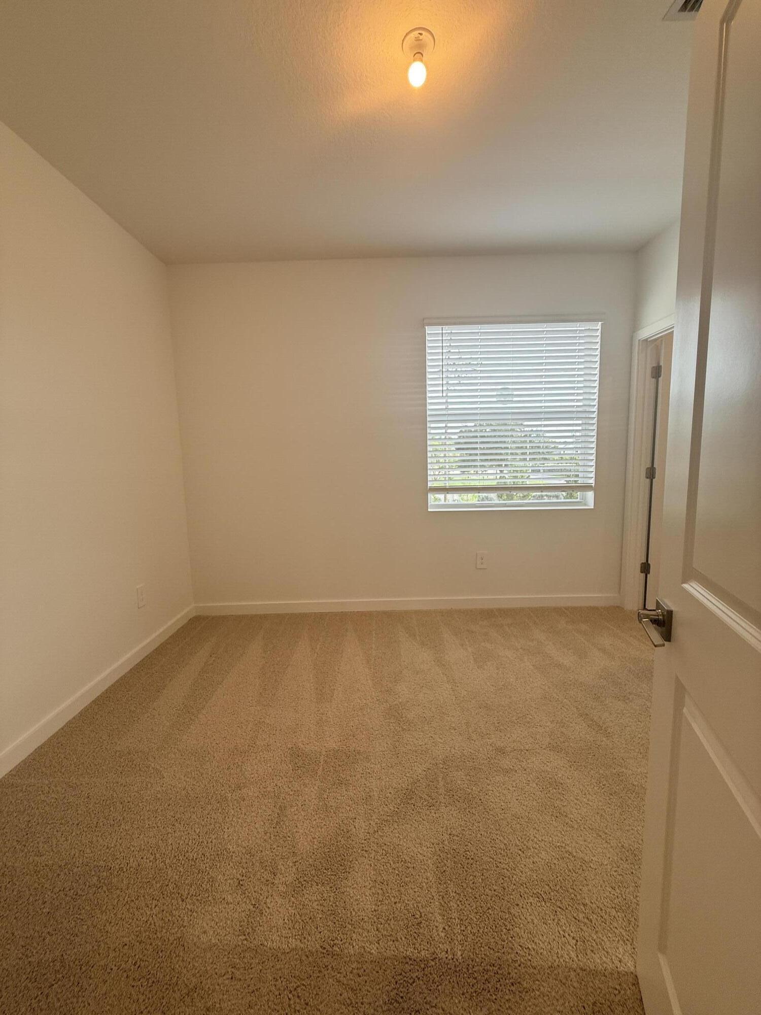 147 LAKESIDE LANDING, Royal Palm Beach FL 33411