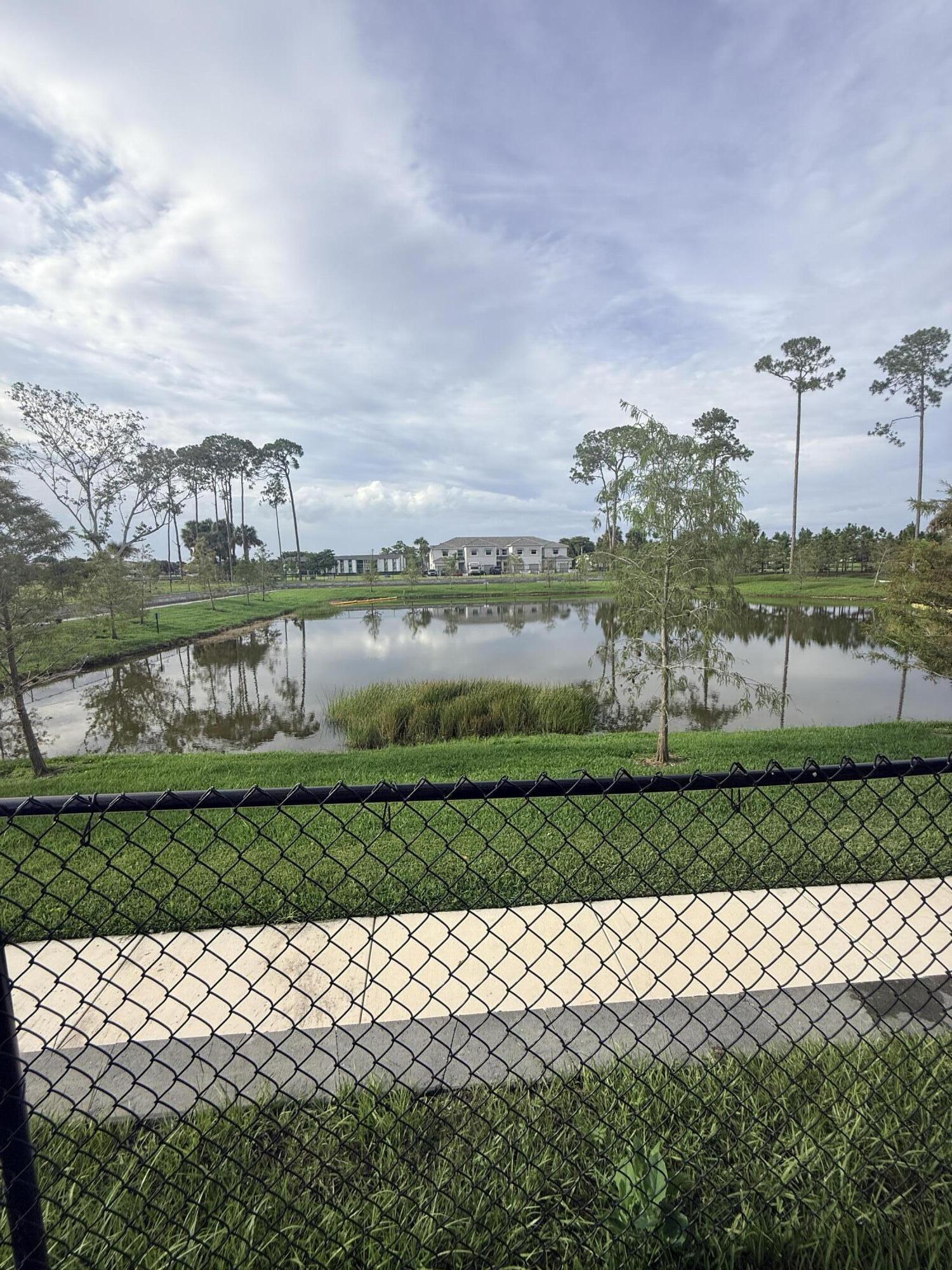 147 LAKESIDE LANDING, Royal Palm Beach FL 33411