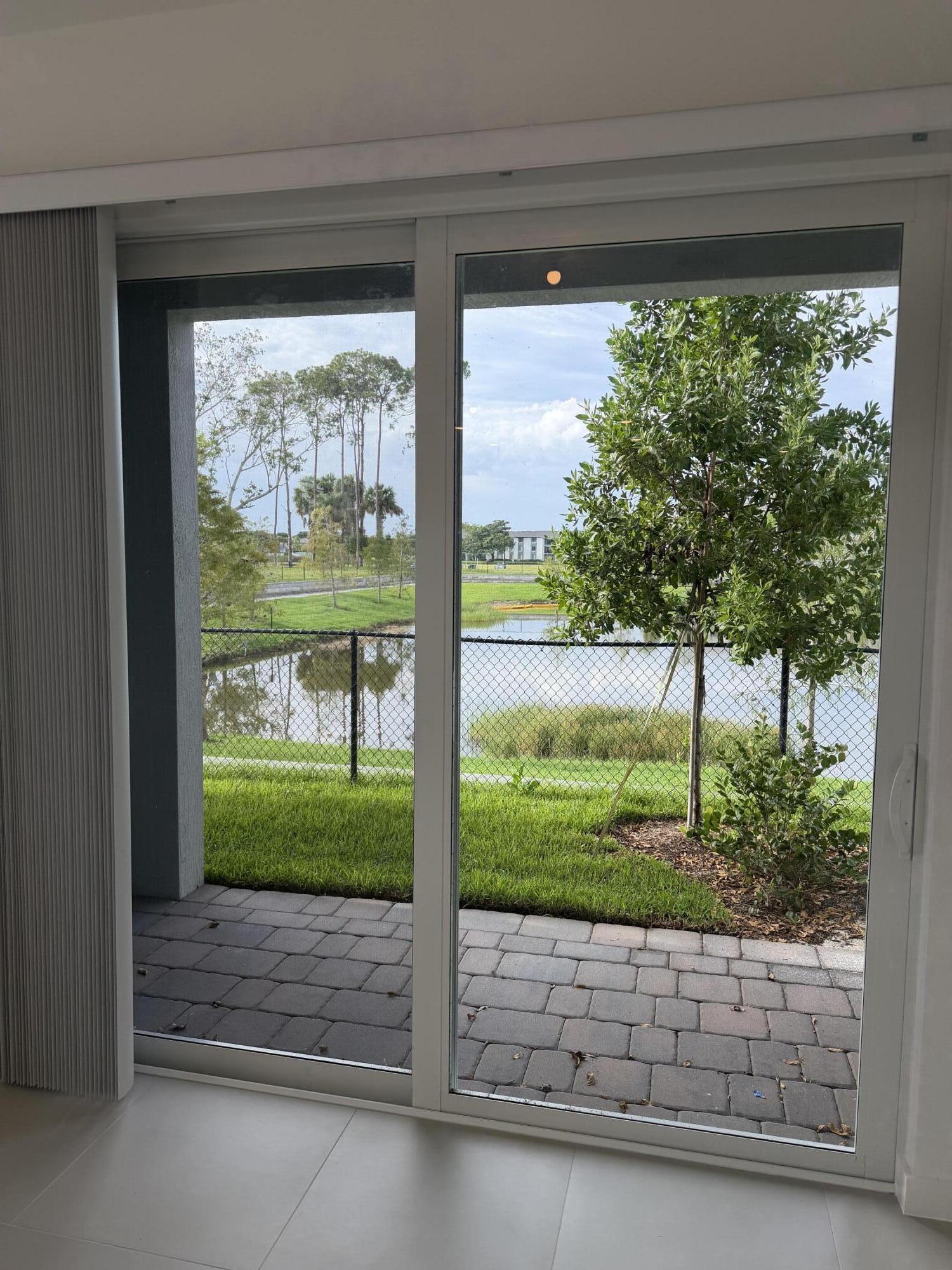 147 LAKESIDE LANDING, Royal Palm Beach FL 33411
