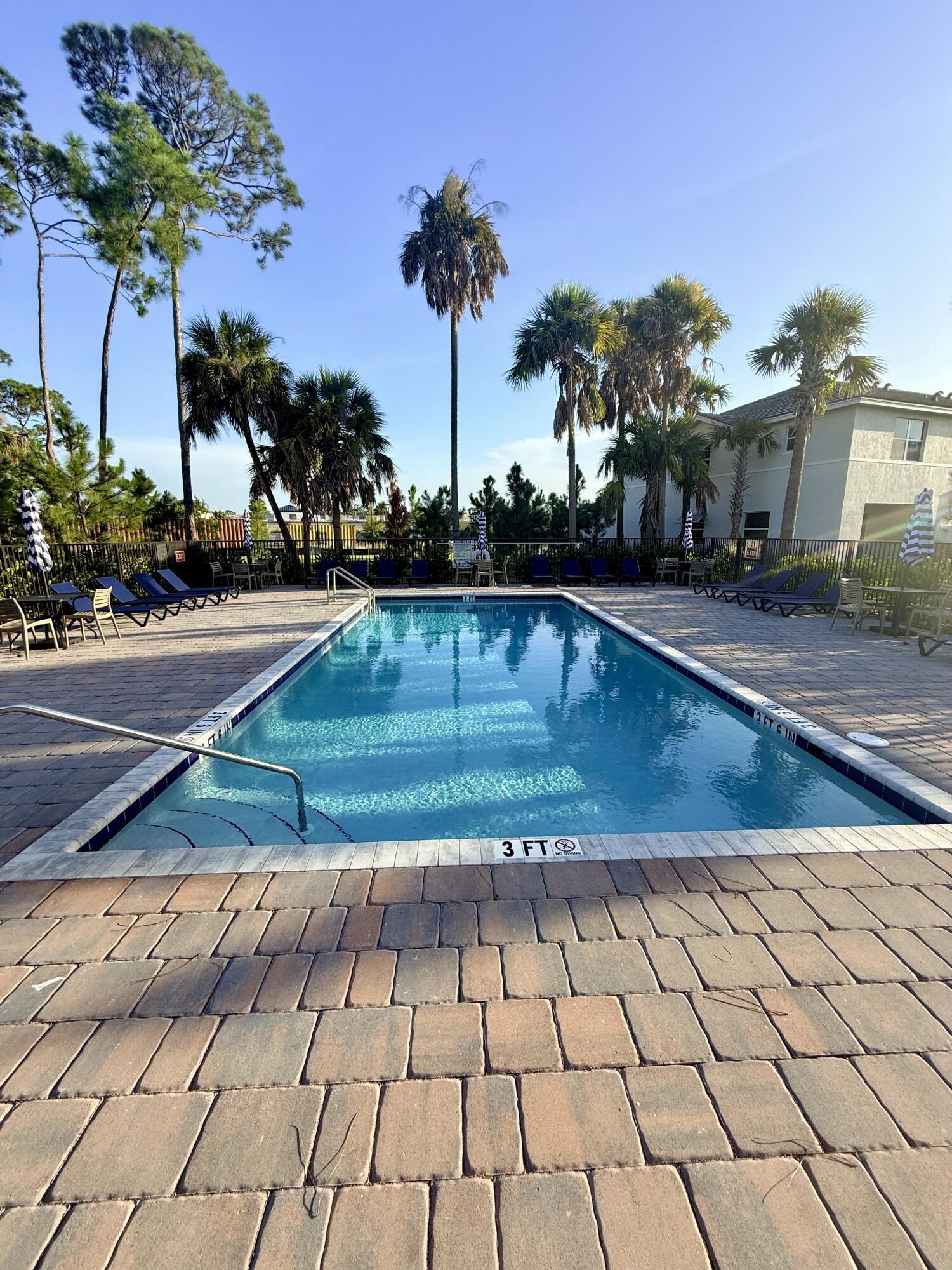 147 LAKESIDE LANDING, Royal Palm Beach FL 33411
