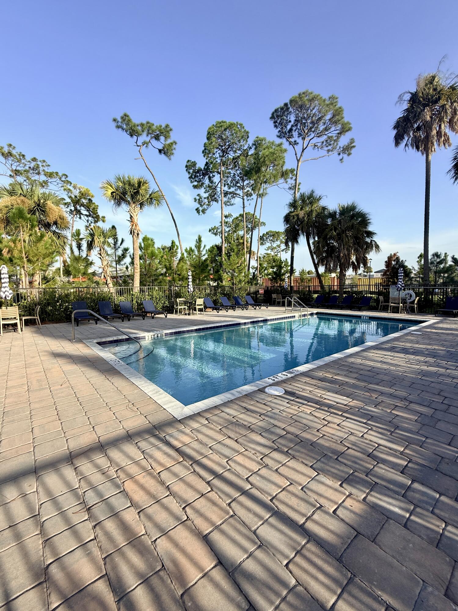 147 LAKESIDE LANDING, Royal Palm Beach FL 33411