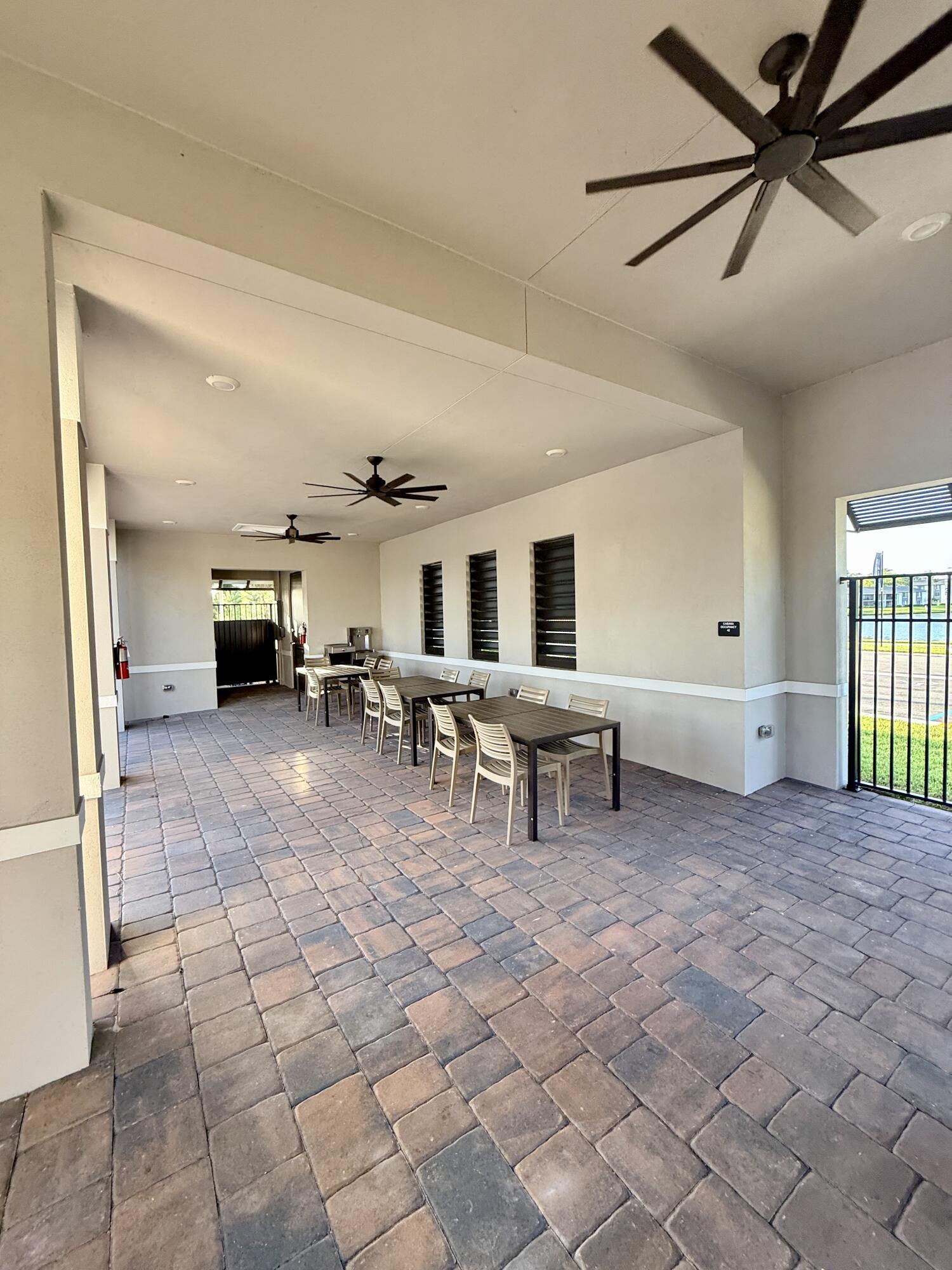 147 LAKESIDE LANDING, Royal Palm Beach FL 33411