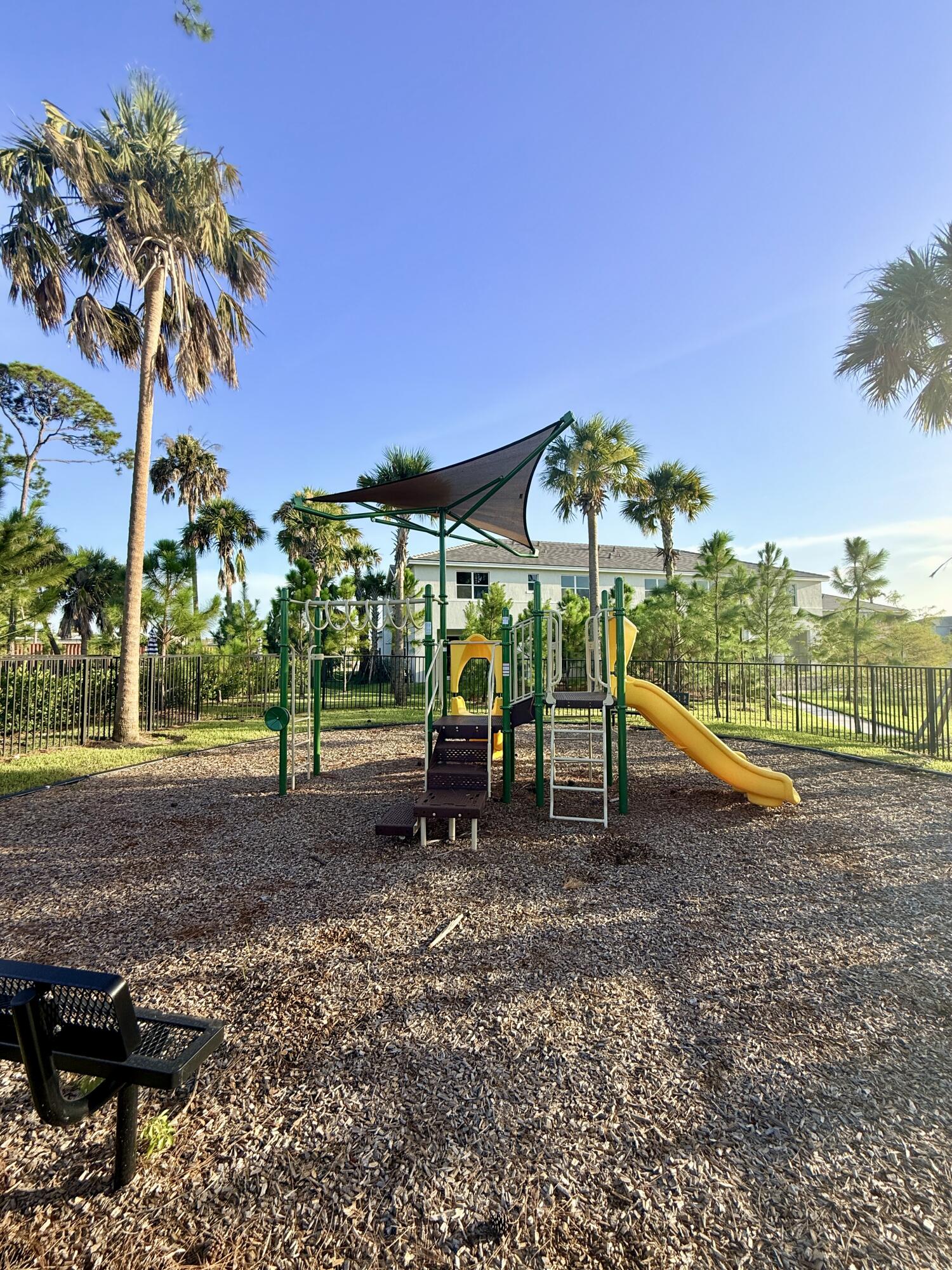 147 LAKESIDE LANDING, Royal Palm Beach FL 33411