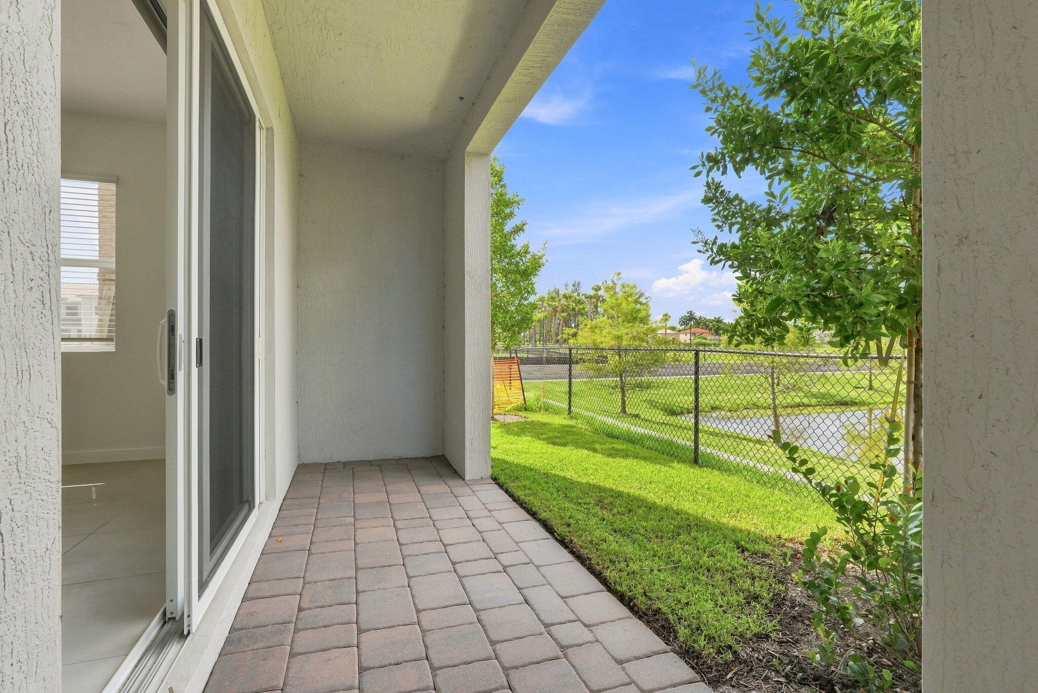 147 LAKESIDE LANDING, Royal Palm Beach FL 33411