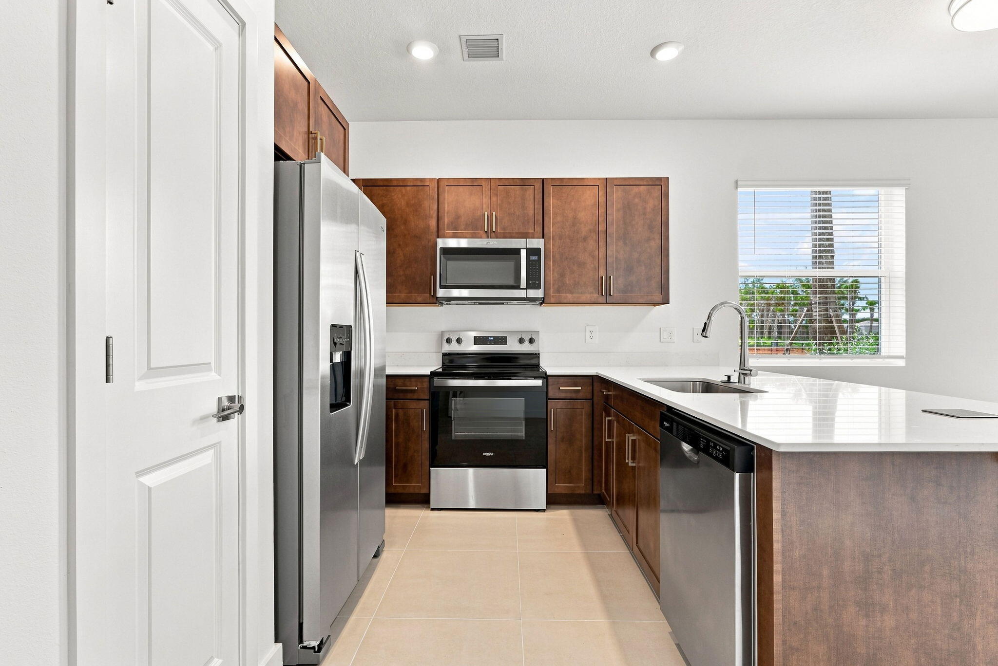 147 LAKESIDE LANDING, Royal Palm Beach FL 33411