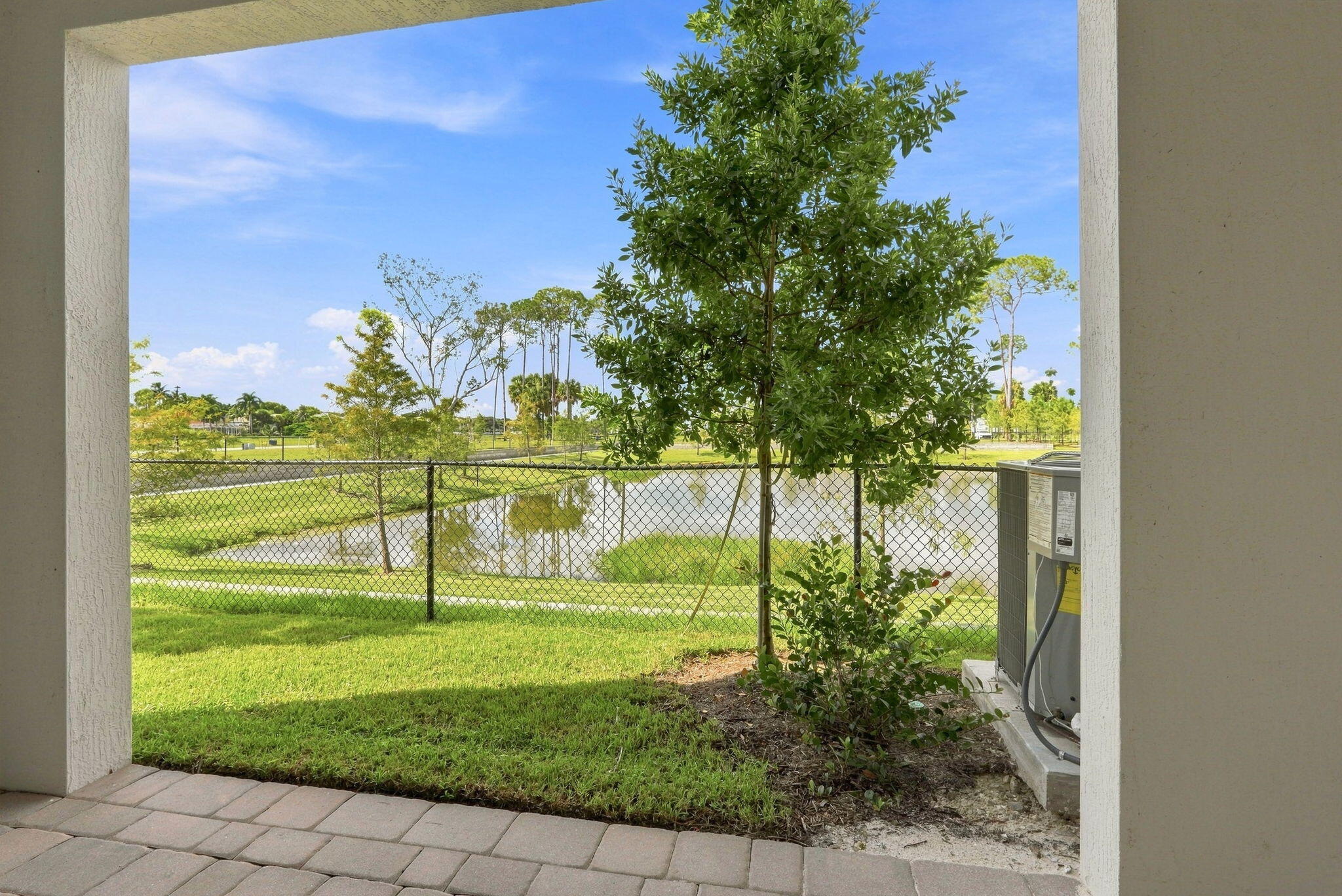 147 LAKESIDE LANDING, Royal Palm Beach FL 33411