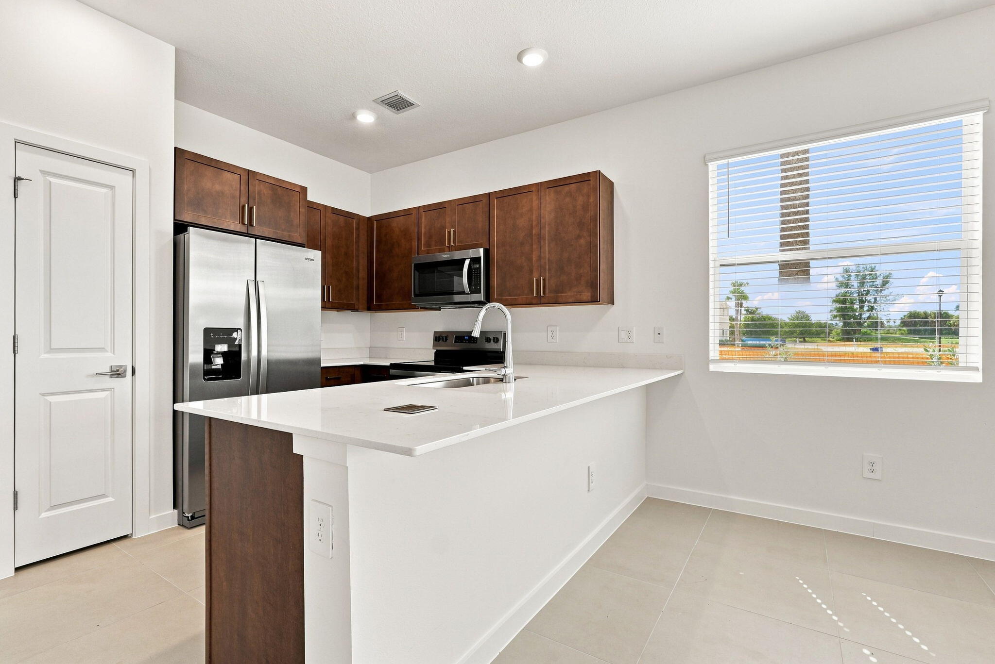 147 LAKESIDE LANDING, Royal Palm Beach FL 33411