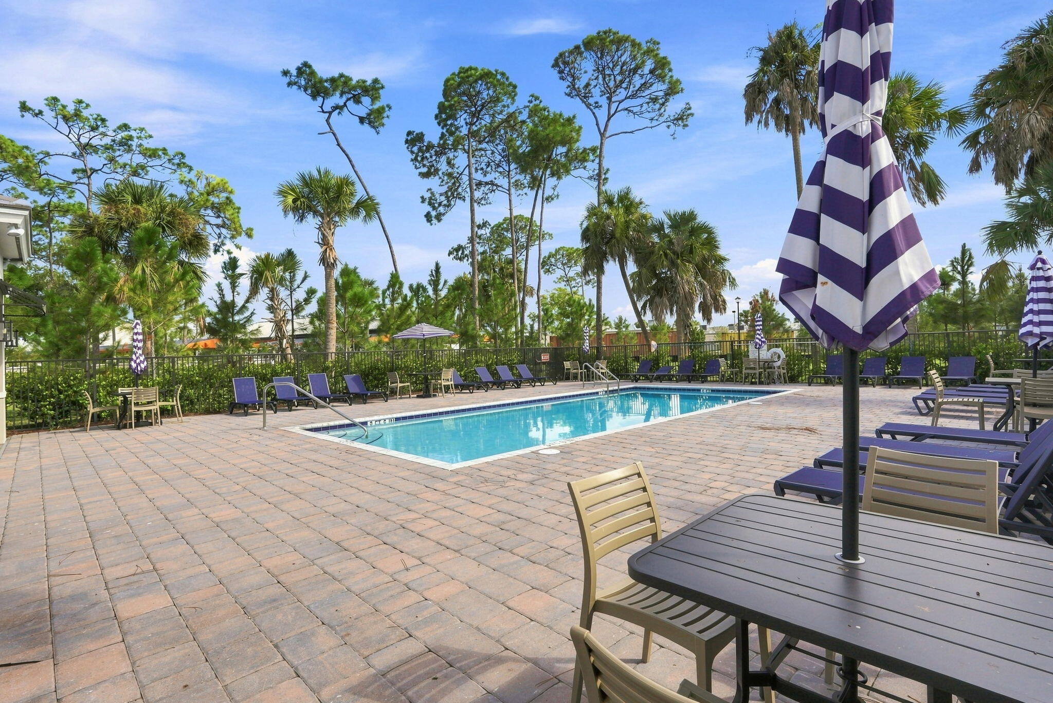 147 LAKESIDE LANDING, Royal Palm Beach FL 33411