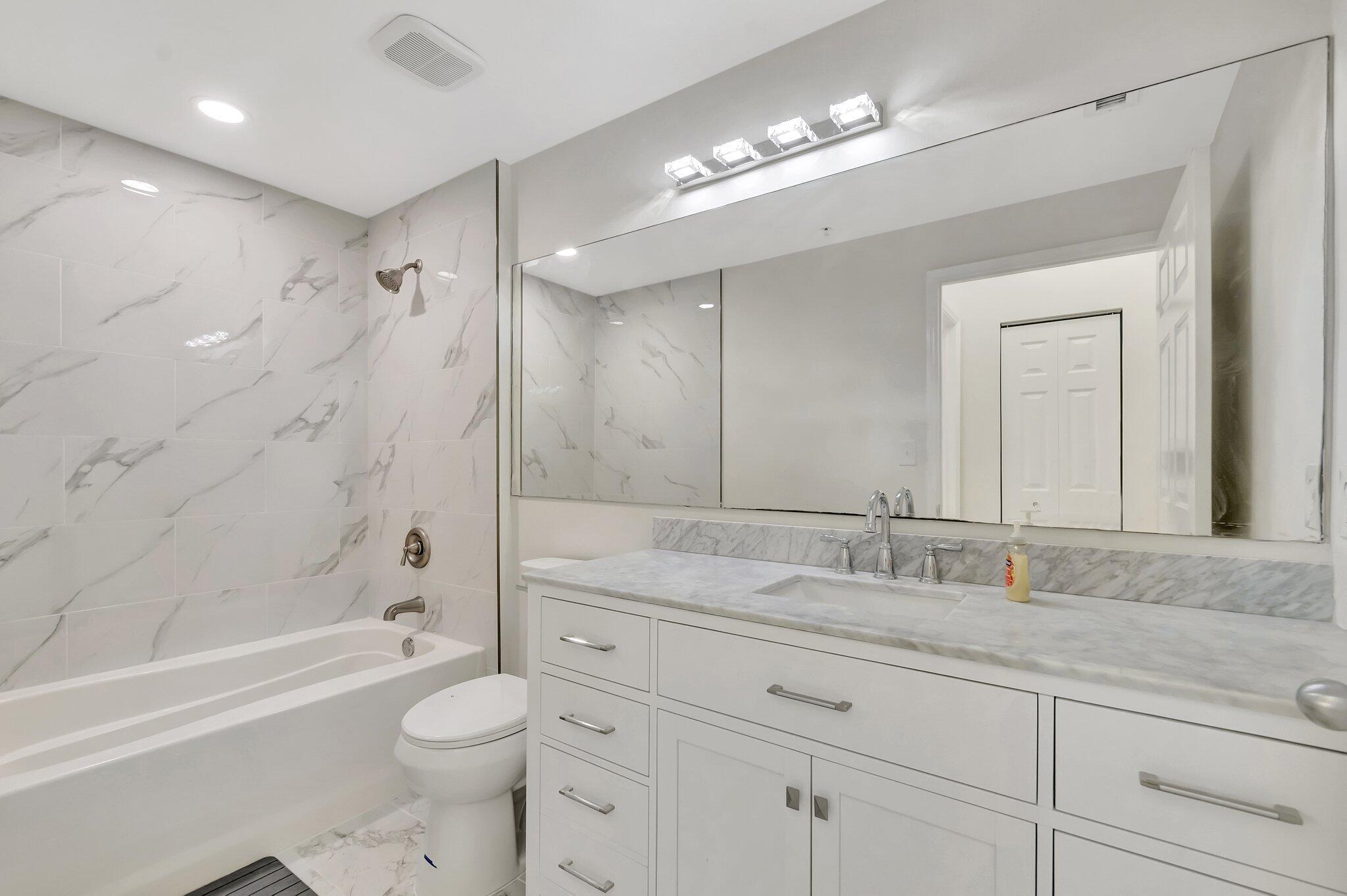 802 W WINDWARD #316, Lantana FL 33462