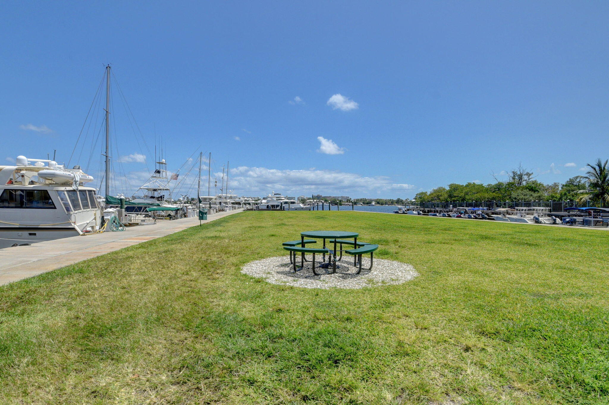 802 W WINDWARD #316, Lantana FL 33462