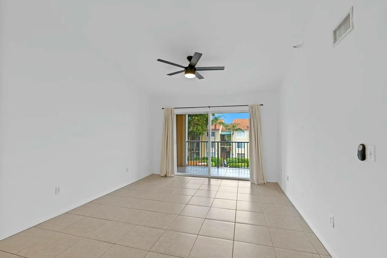 135 YACHT CLUB #305, Hypoluxo FL 33462