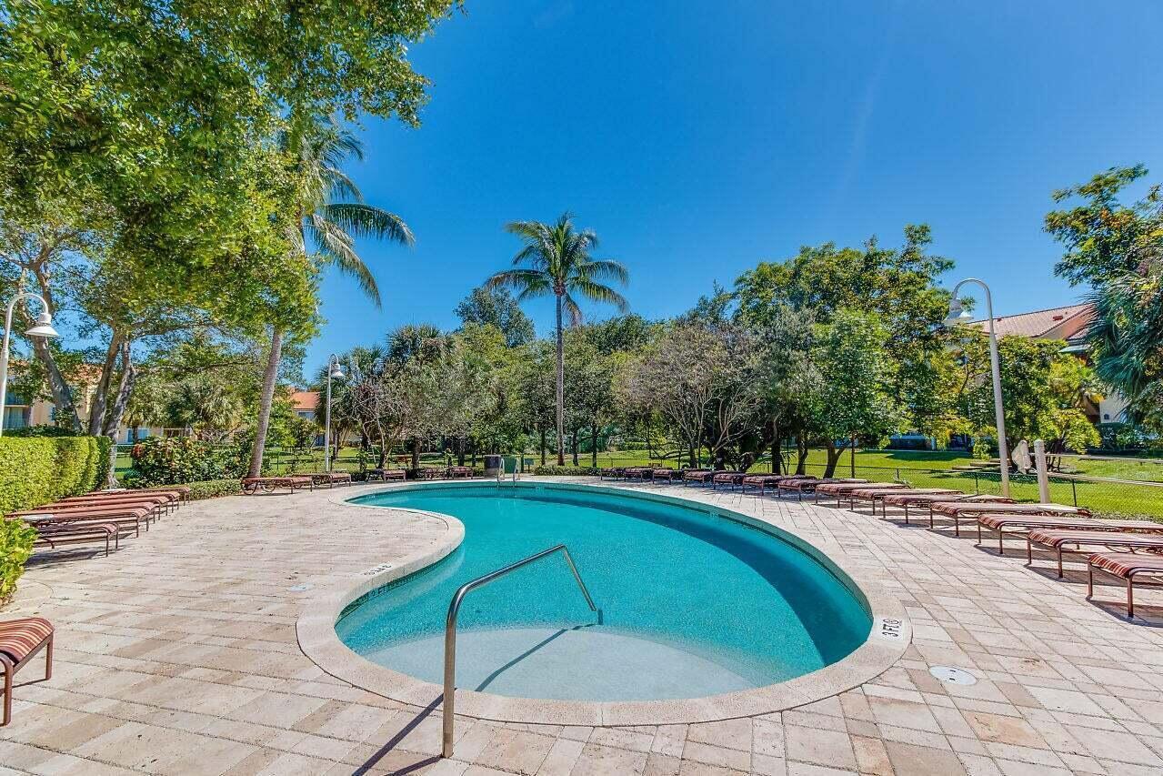 135 YACHT CLUB #305, Hypoluxo FL 33462